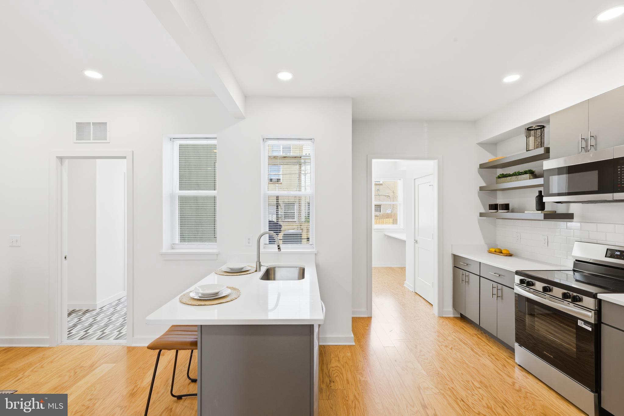 JOHNSTON SQUARE - Residential