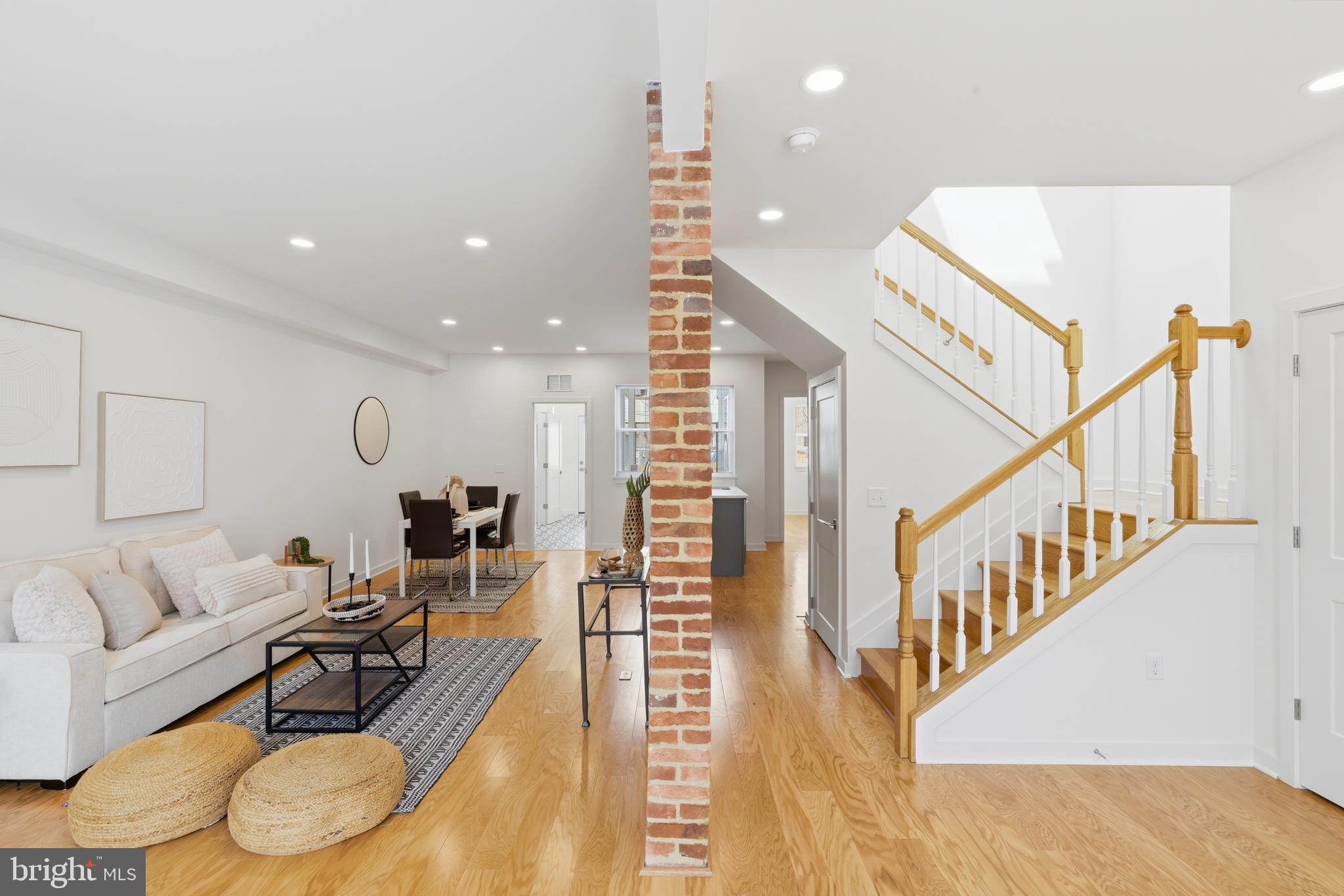 JOHNSTON SQUARE - Residential