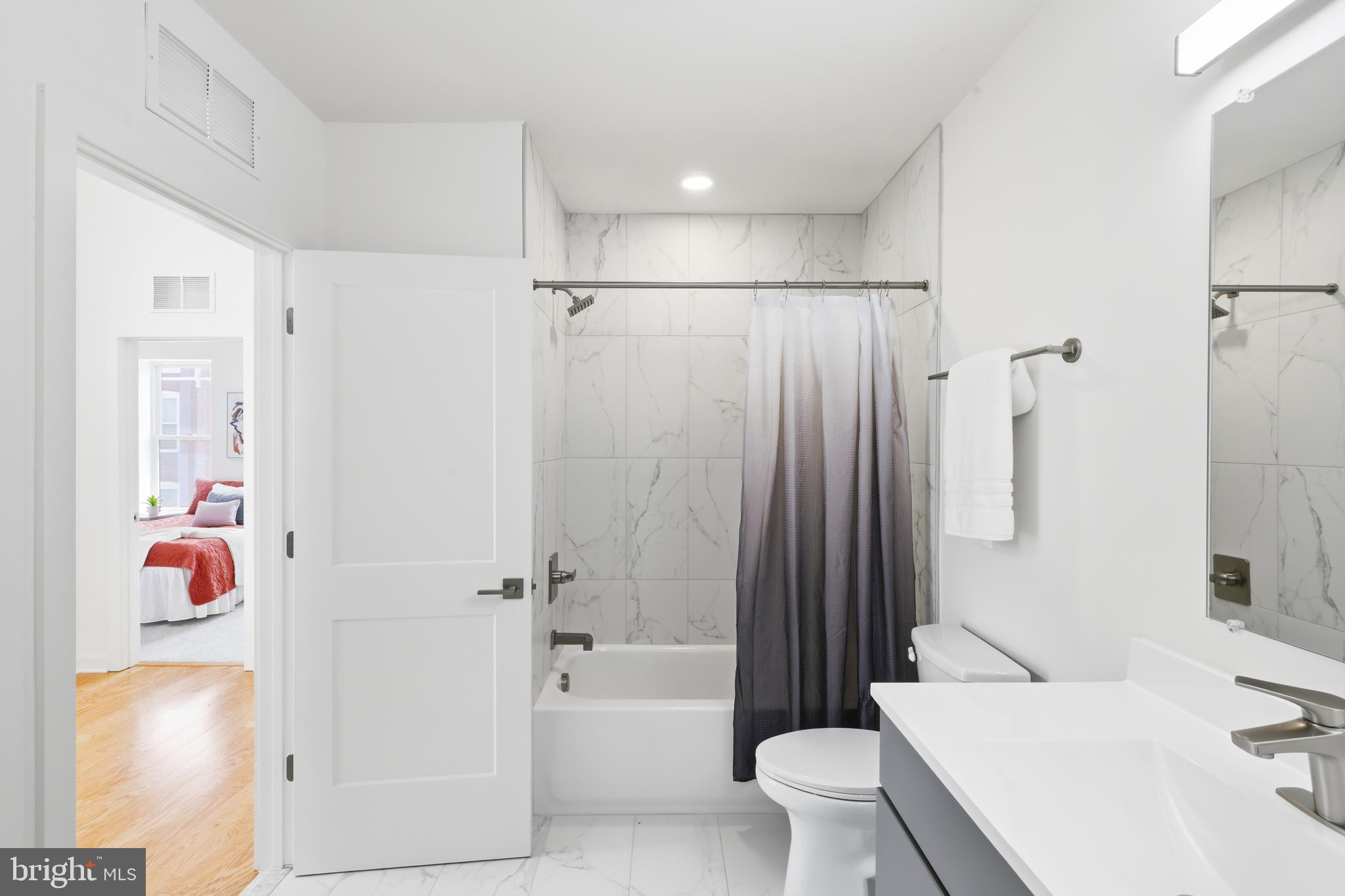 JOHNSTON SQUARE - Residential