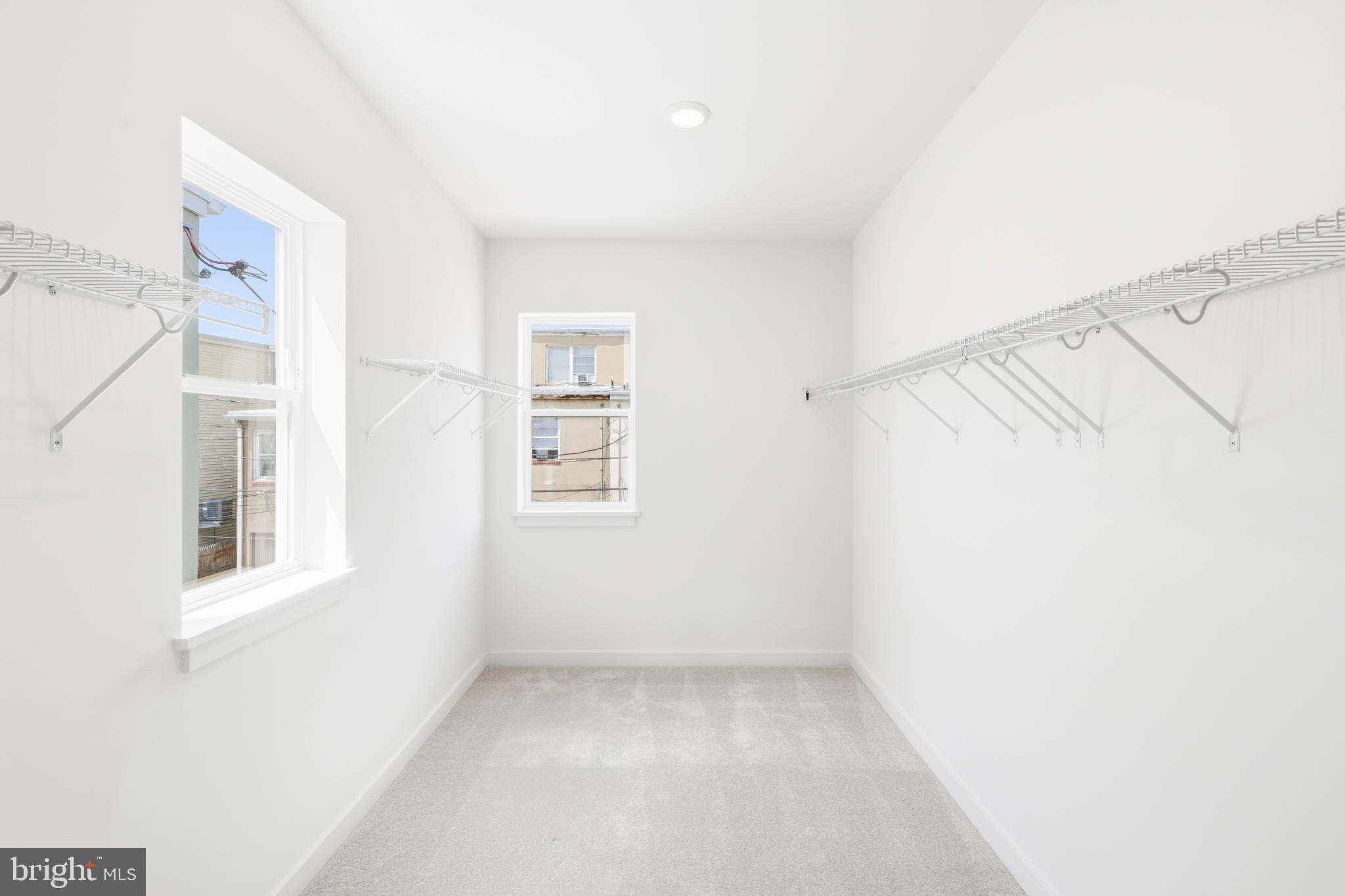 JOHNSTON SQUARE - Residential