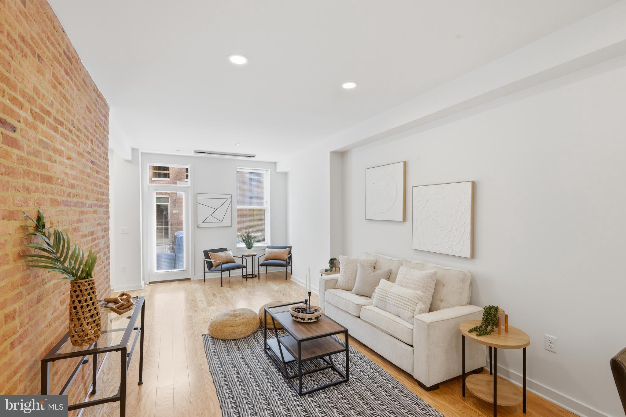 JOHNSTON SQUARE - Residential