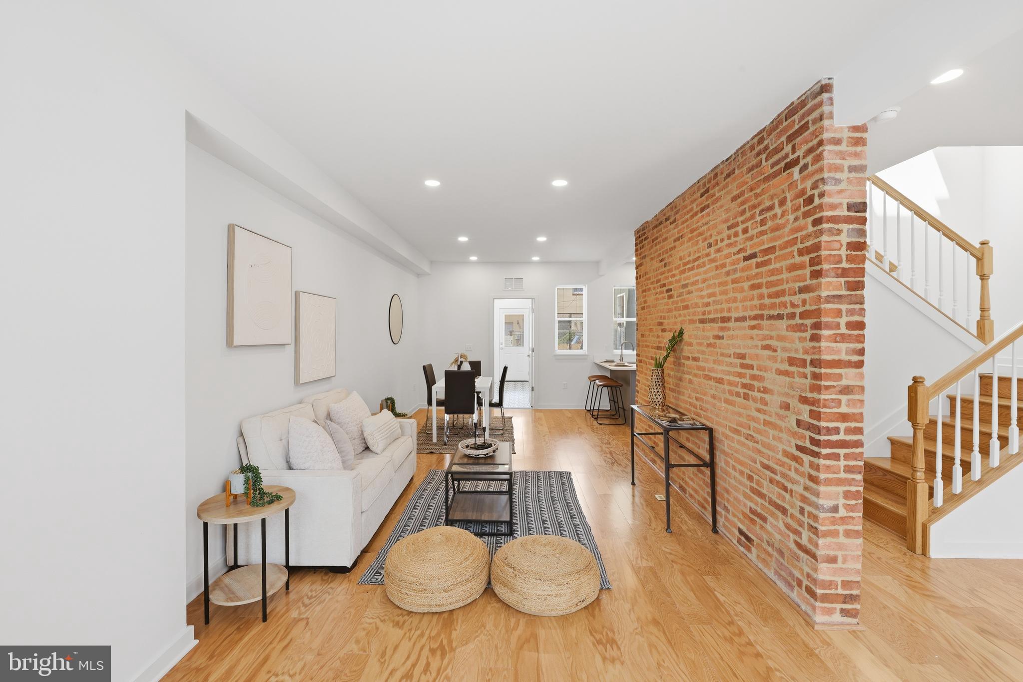 JOHNSTON SQUARE - Residential