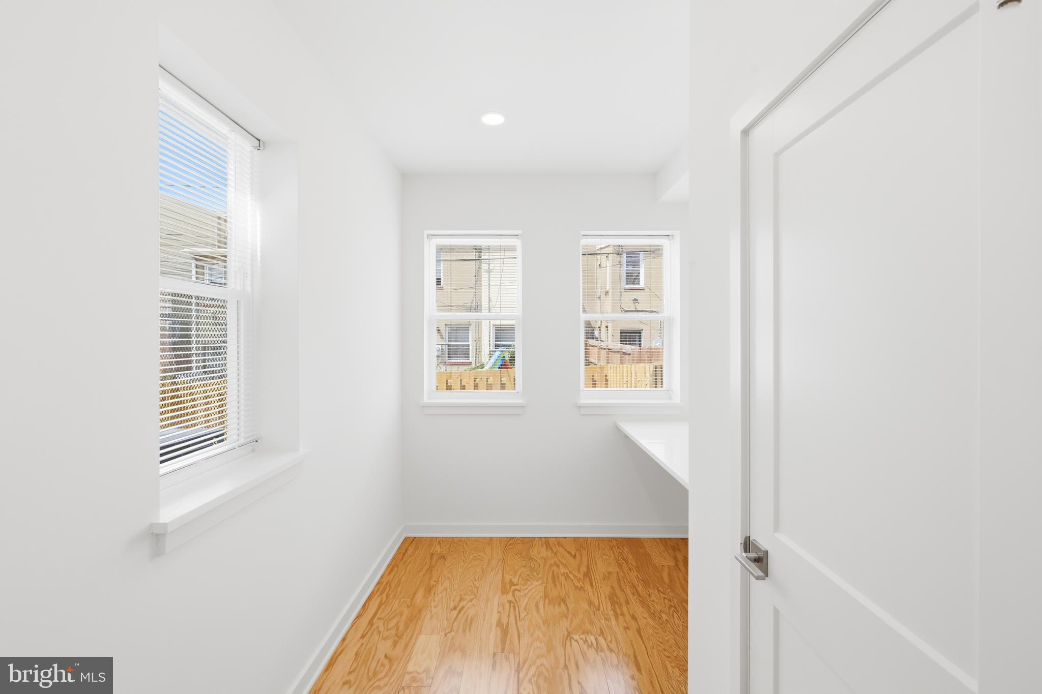 JOHNSTON SQUARE - Residential