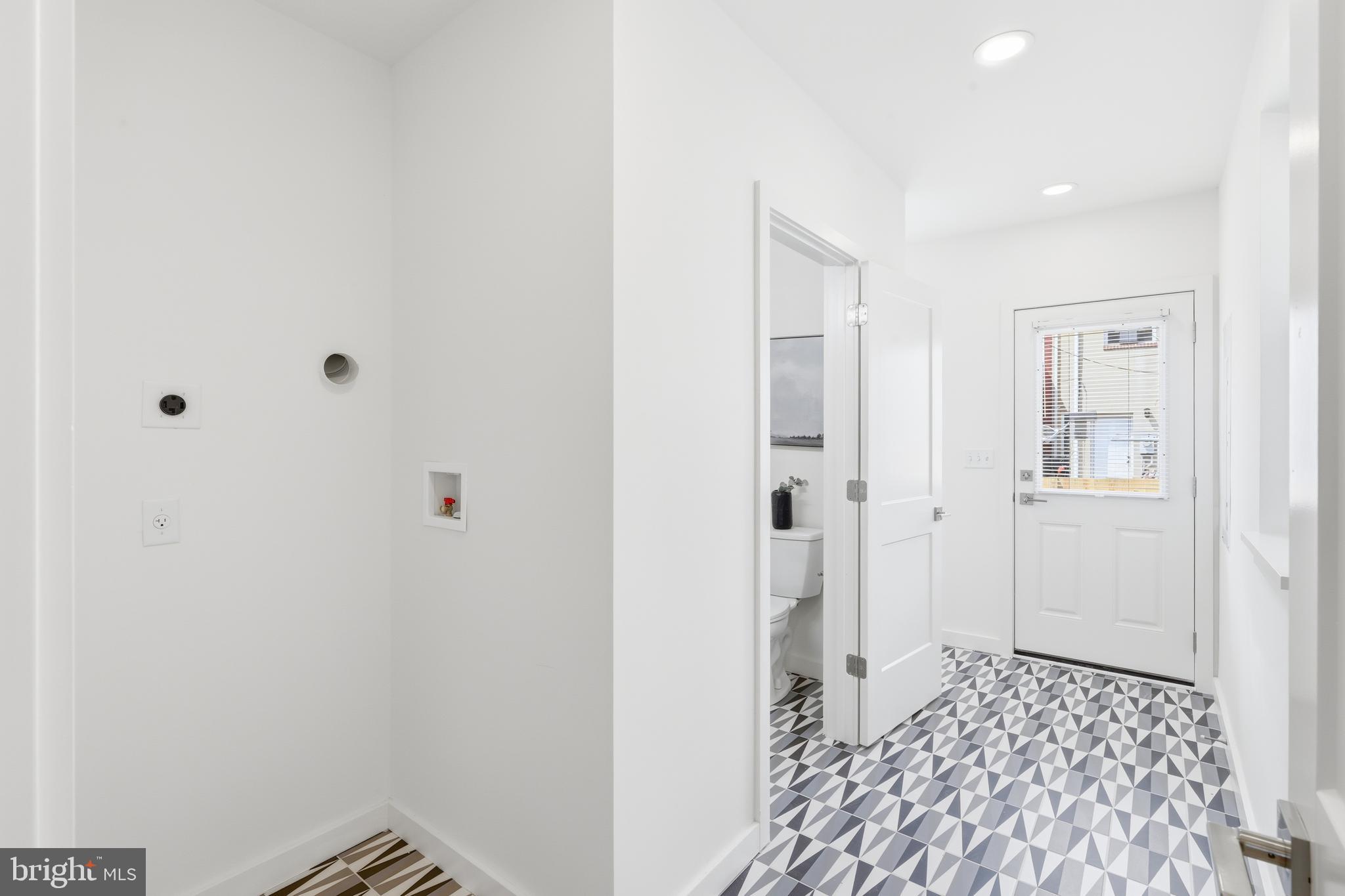 JOHNSTON SQUARE - Residential
