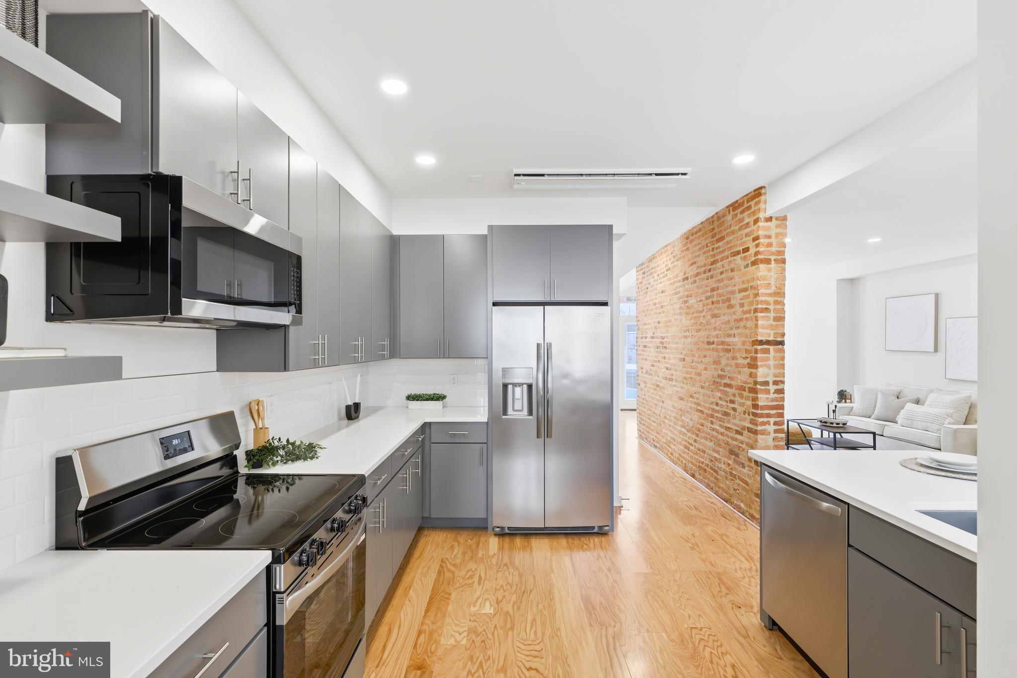 JOHNSTON SQUARE - Residential