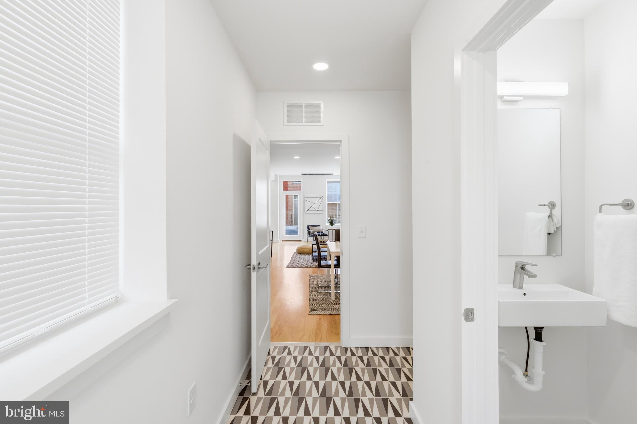 JOHNSTON SQUARE - Residential