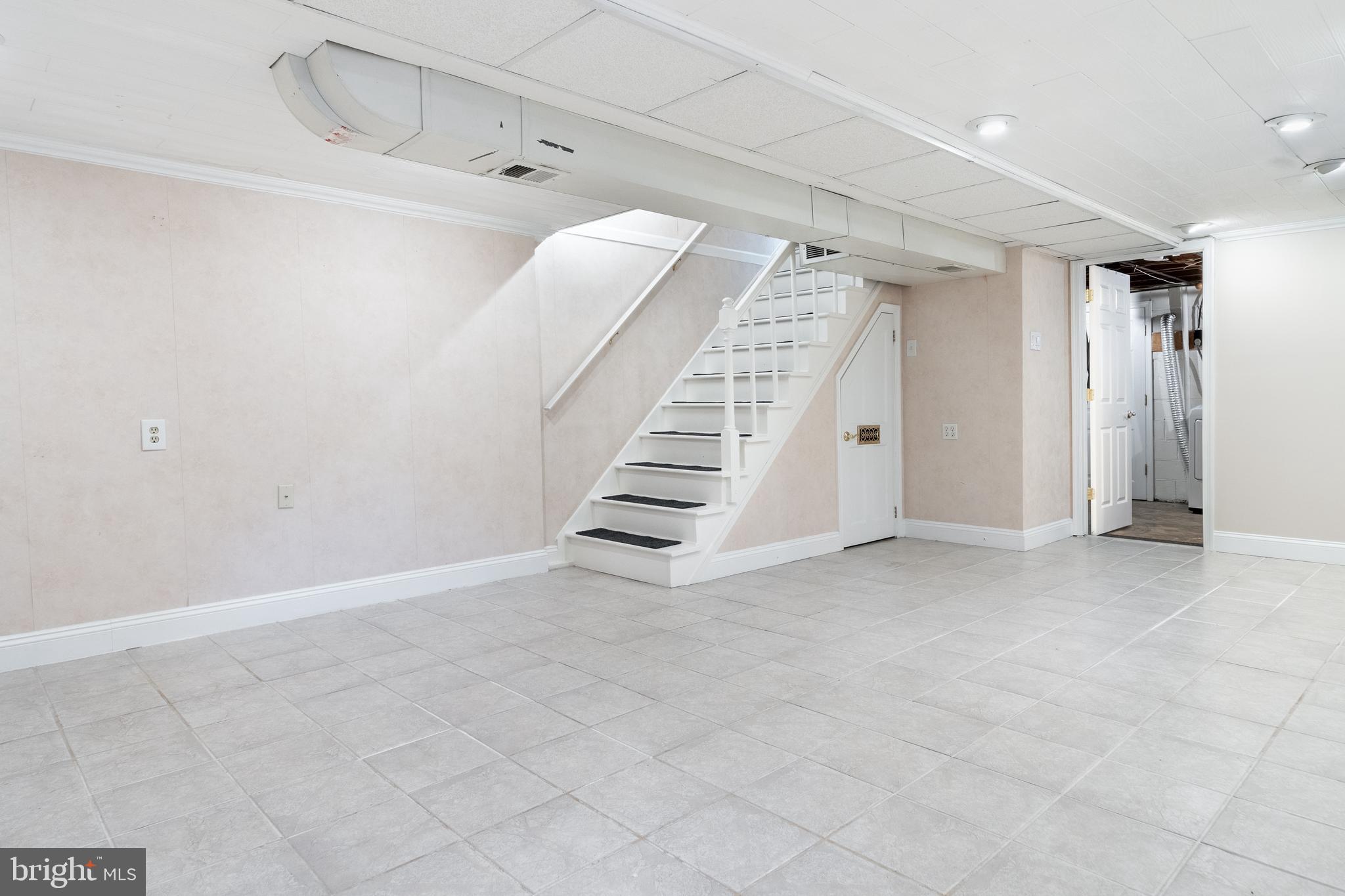 ANNALANE TERRACE - Residential Lease