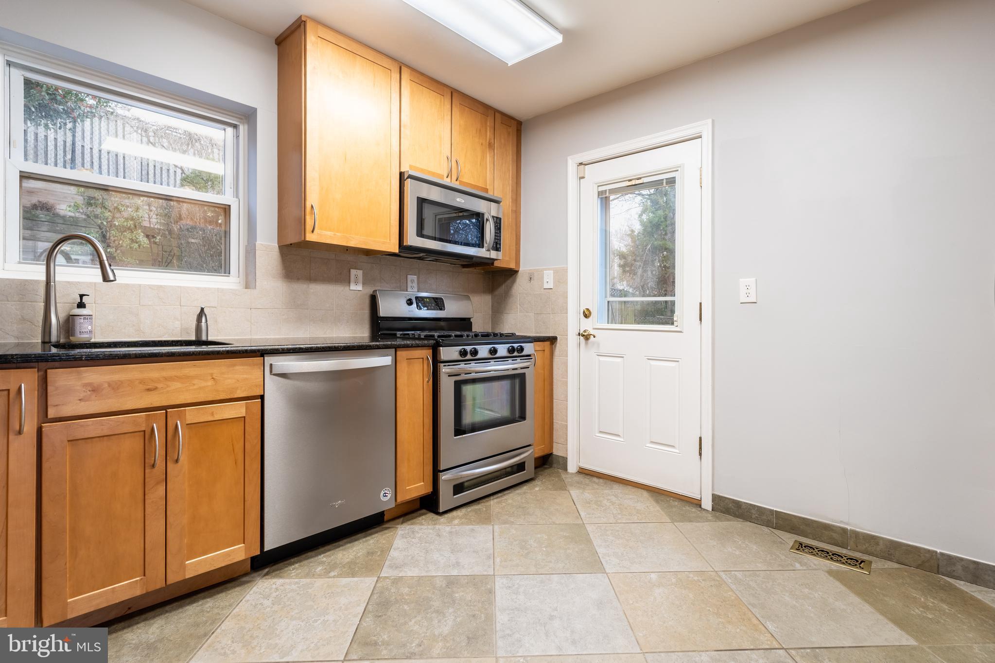 ANNALANE TERRACE - Residential Lease