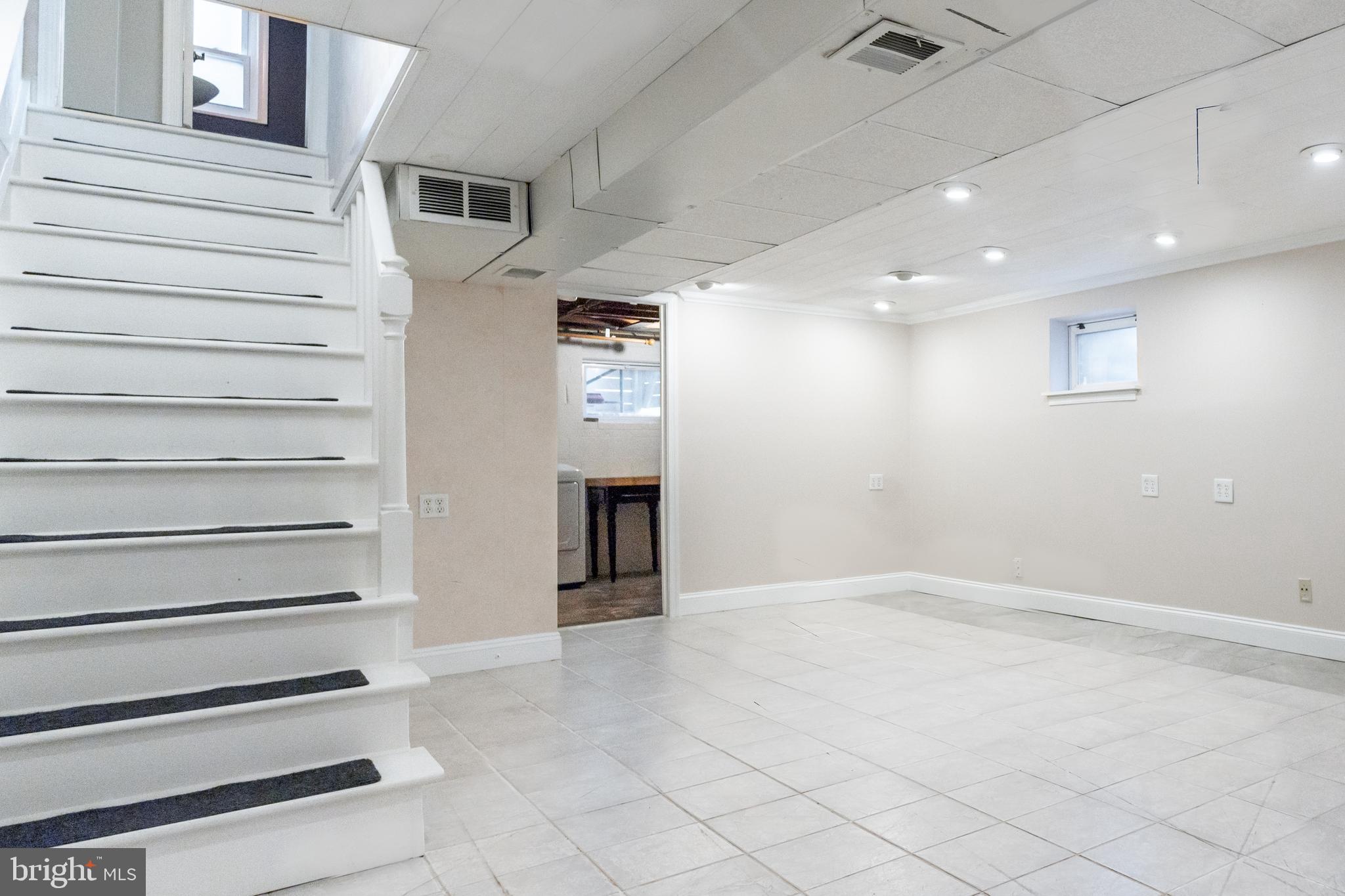 ANNALANE TERRACE - Residential Lease