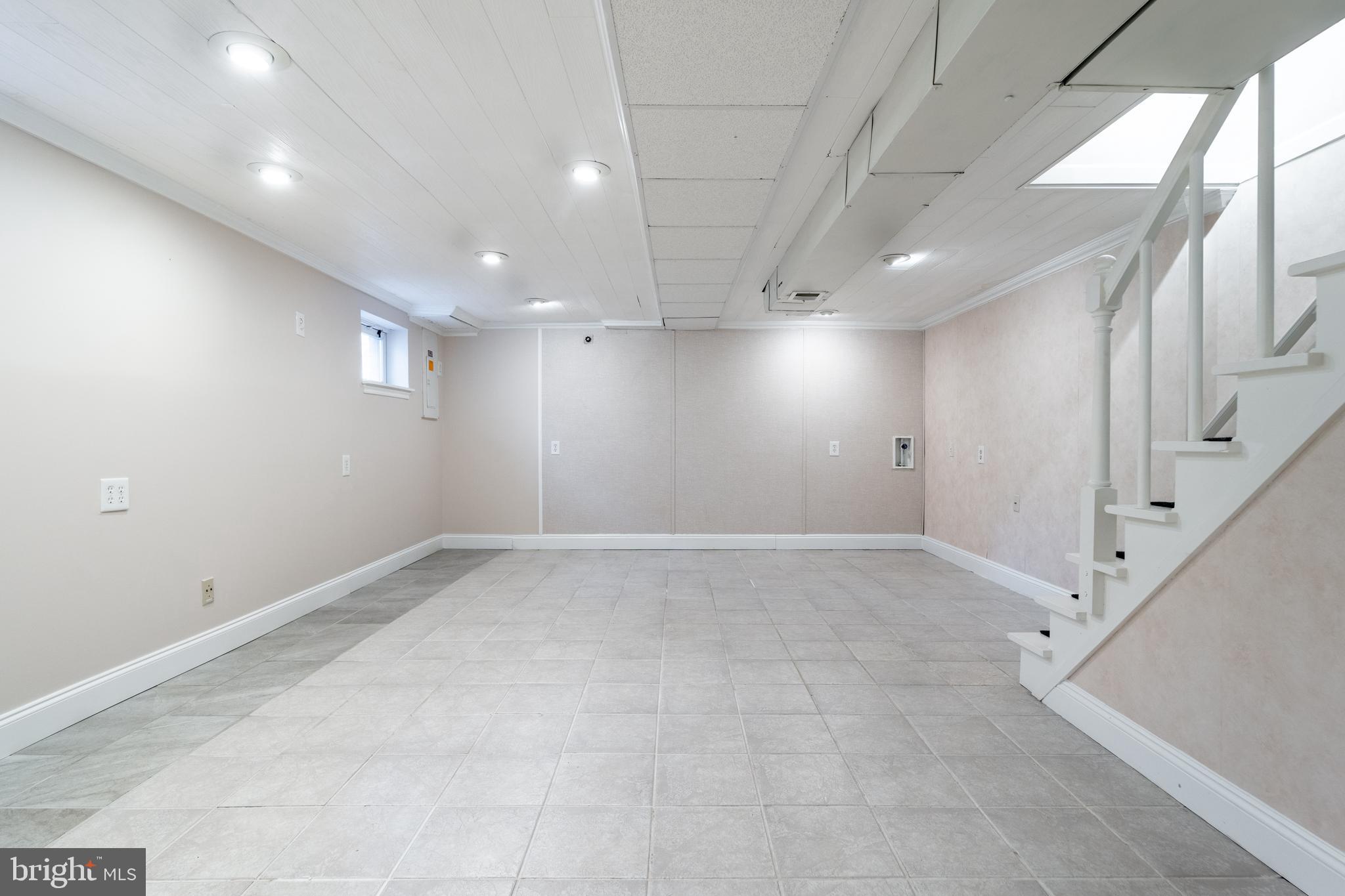 ANNALANE TERRACE - Residential Lease