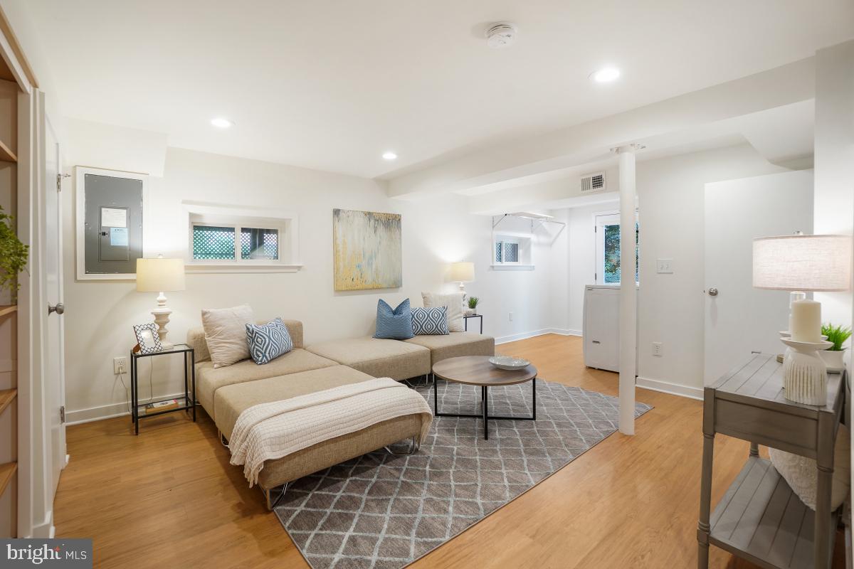 SILVER SPRING - Residential