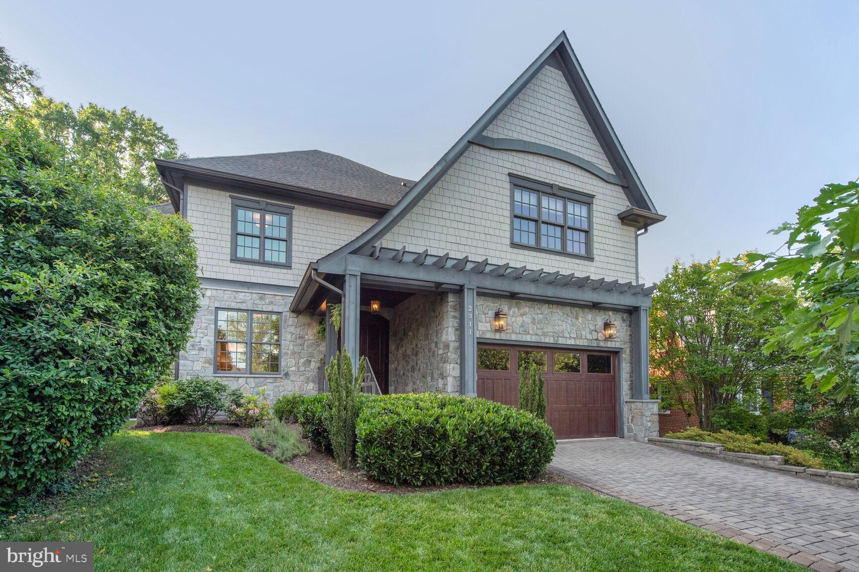 LEE HEIGHTS - Residential