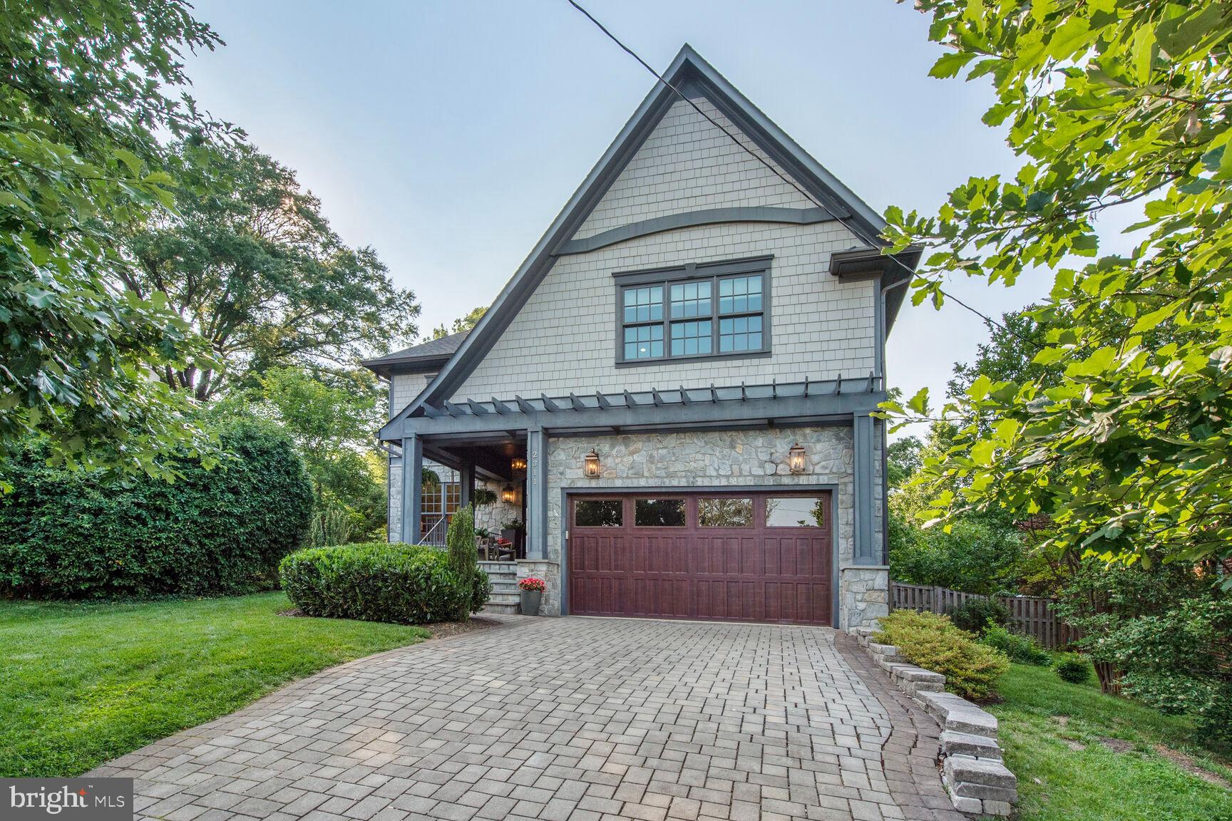LEE HEIGHTS - Residential