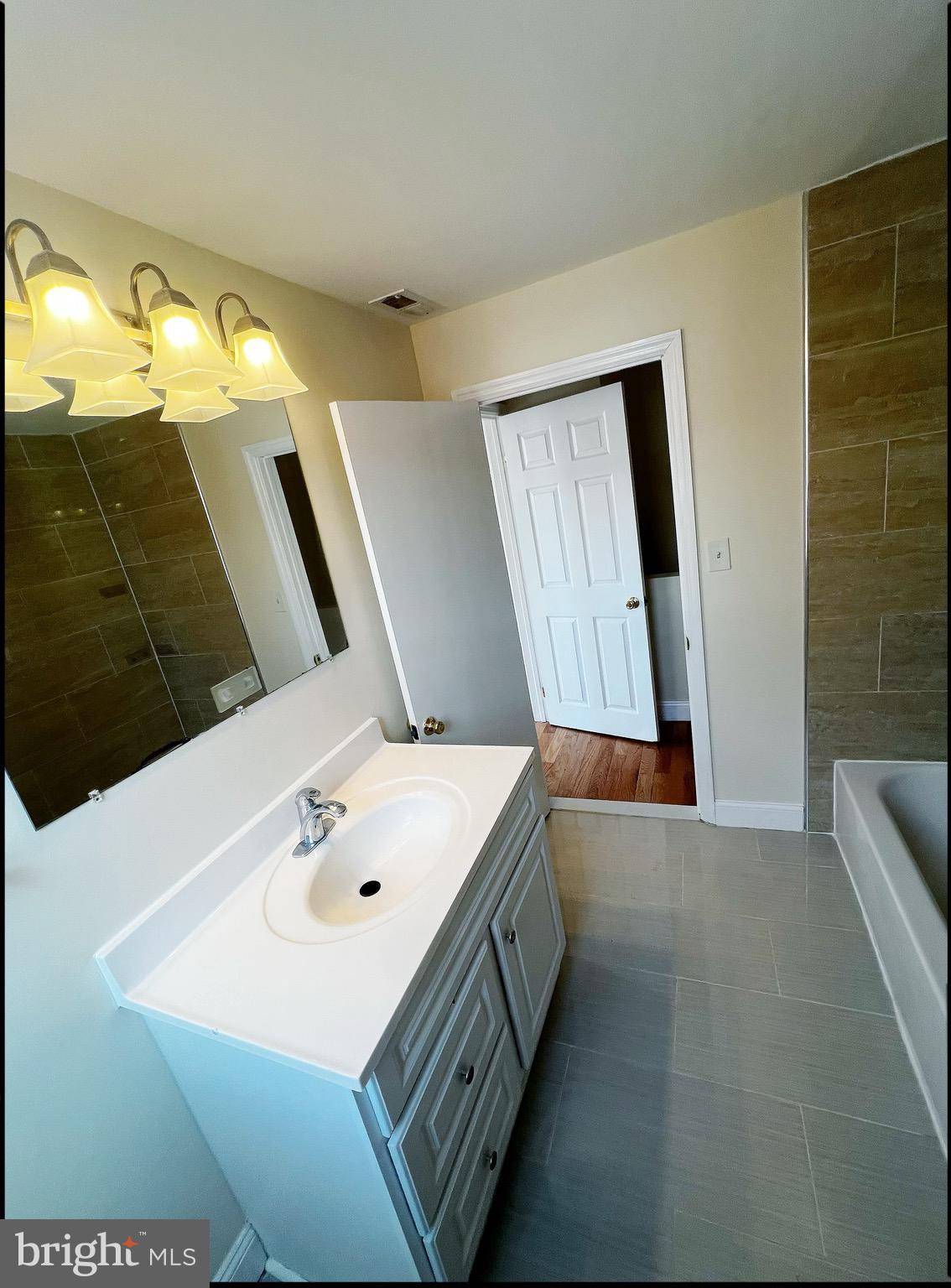 PHILADELPHIA - Residential