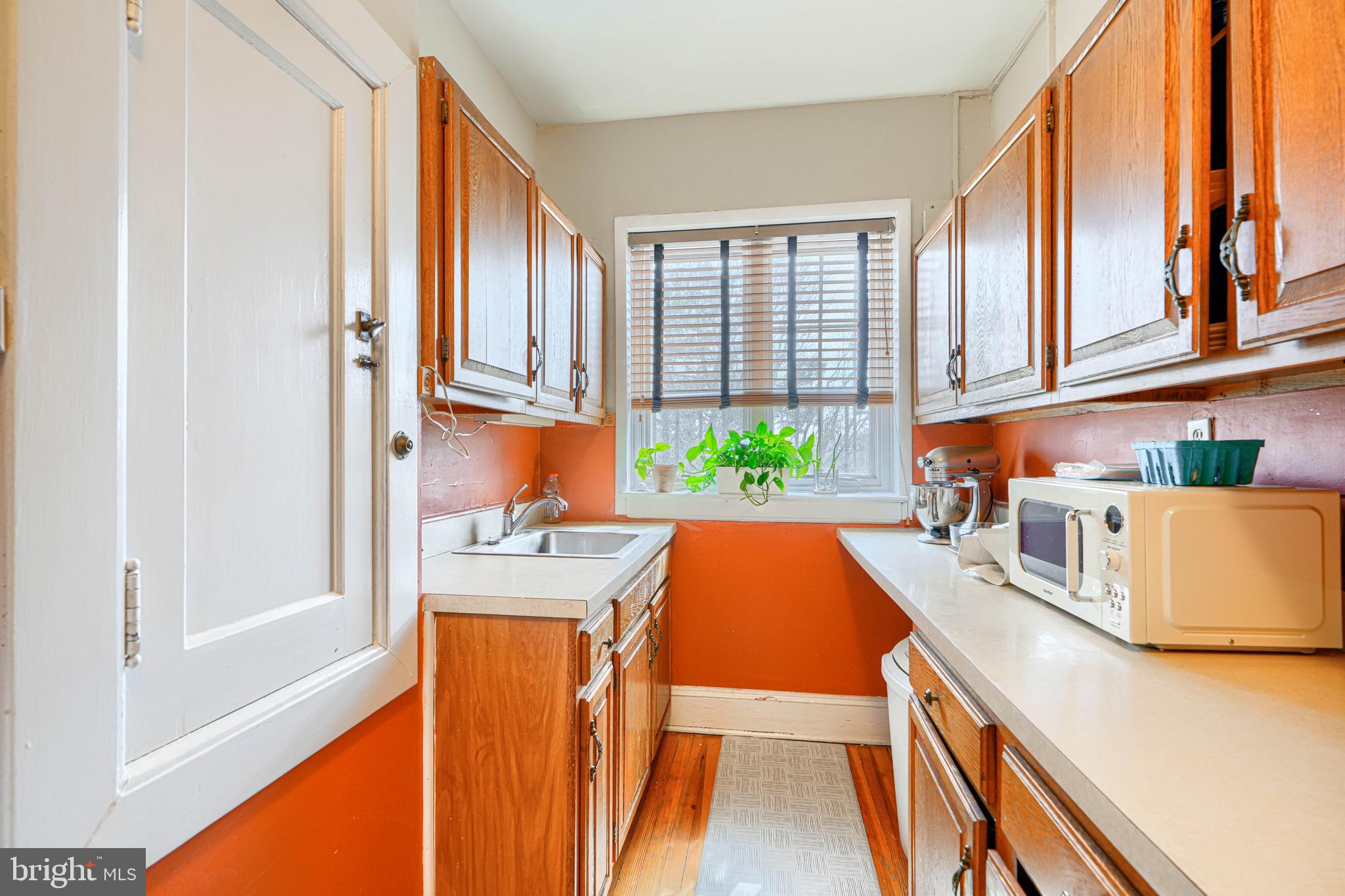 ROLAND PARK - Residential