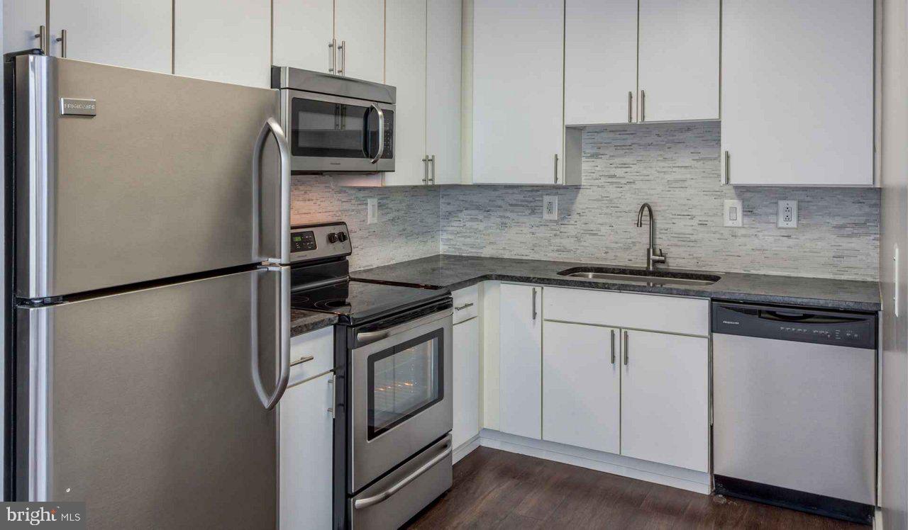 FITLER SQUARE - Residential Lease