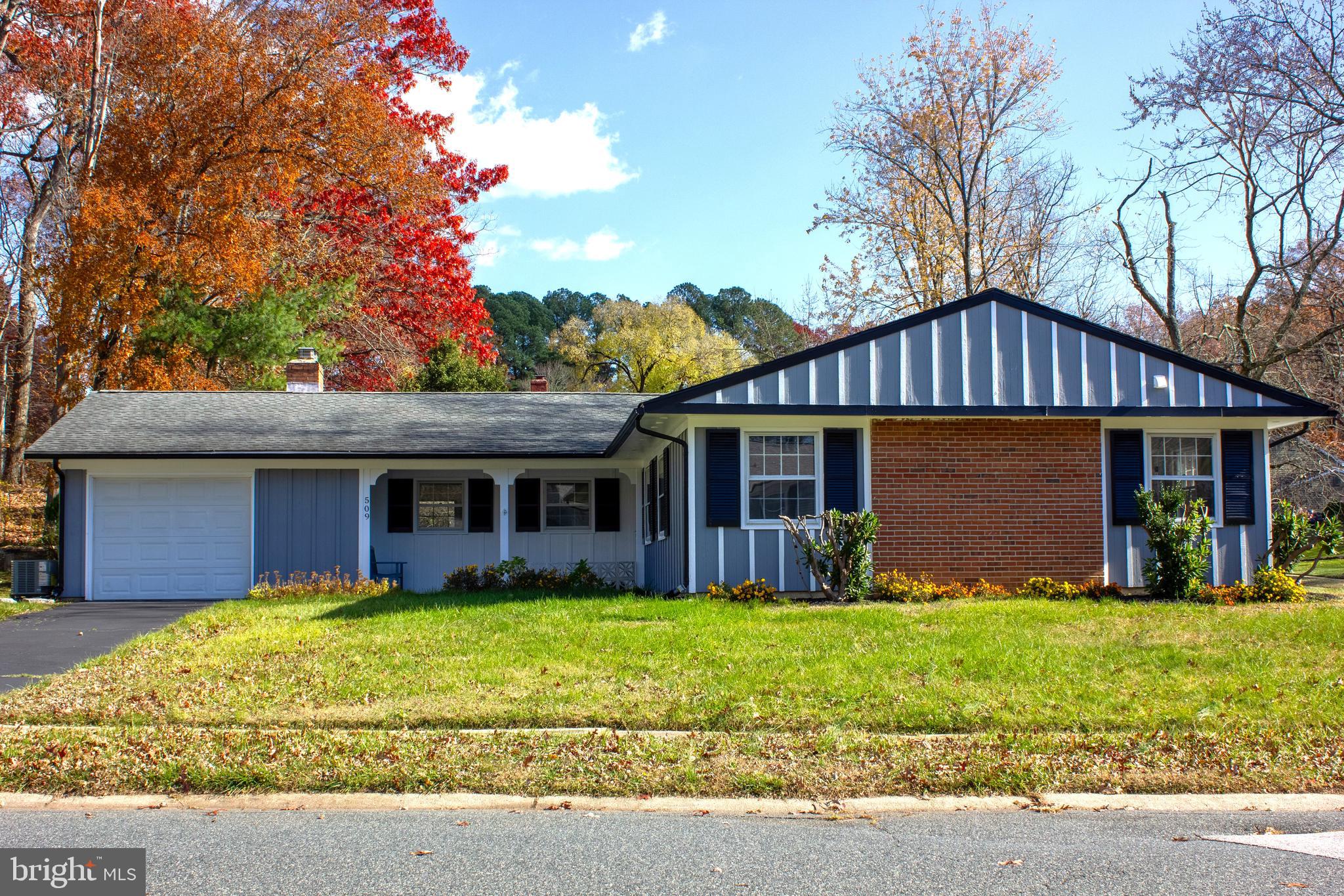 Renovated home! New kitchen has 42" cabinets. New Samsung stainless steel appliances: Slide in  range, French door refrigerator, quiet dishwasher and microwave. New HVAC system. Fireplace in living room. Bathroom has new ceramic tile flooring and new vanities. All new plumbing fixtures throughout house. Large closet in master suite. New vinyl plank flooring in house. Seller prefers to settle at Seller prefers to settle at 
Jacquie's Title Group.