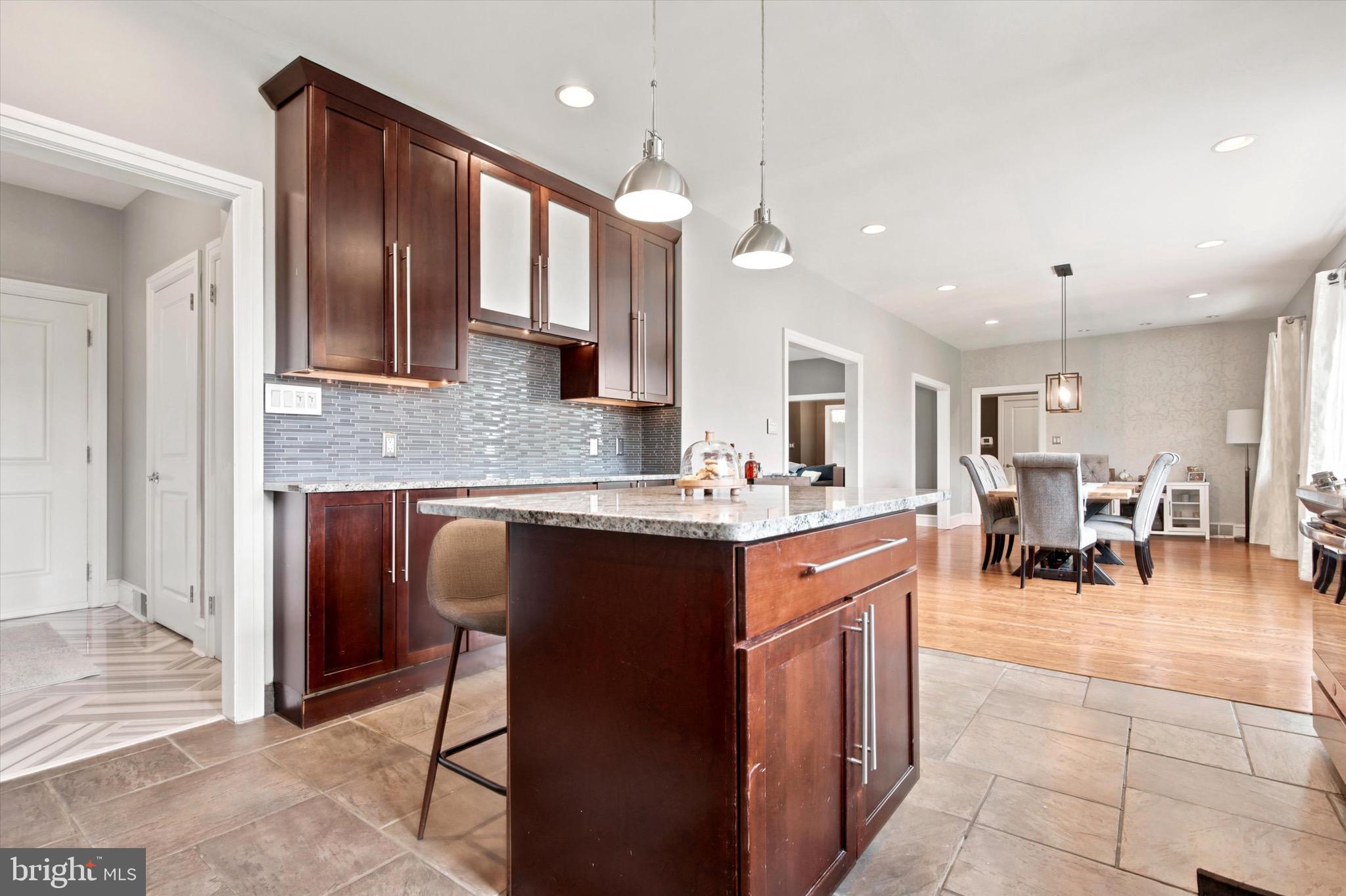 CURRAN TERRACE - Residential