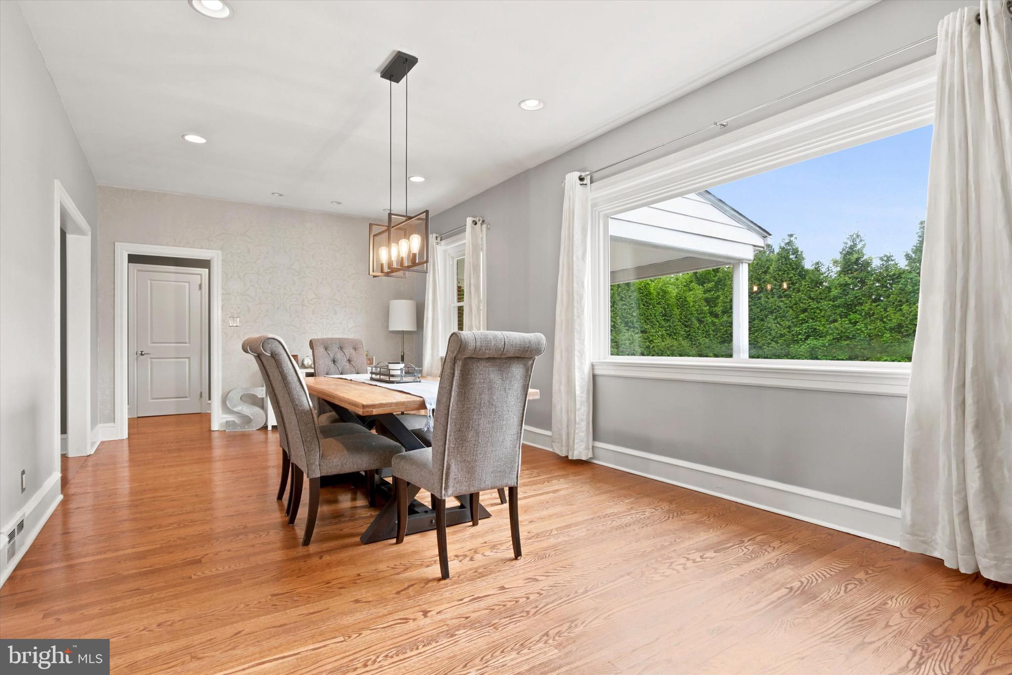 CURRAN TERRACE - Residential