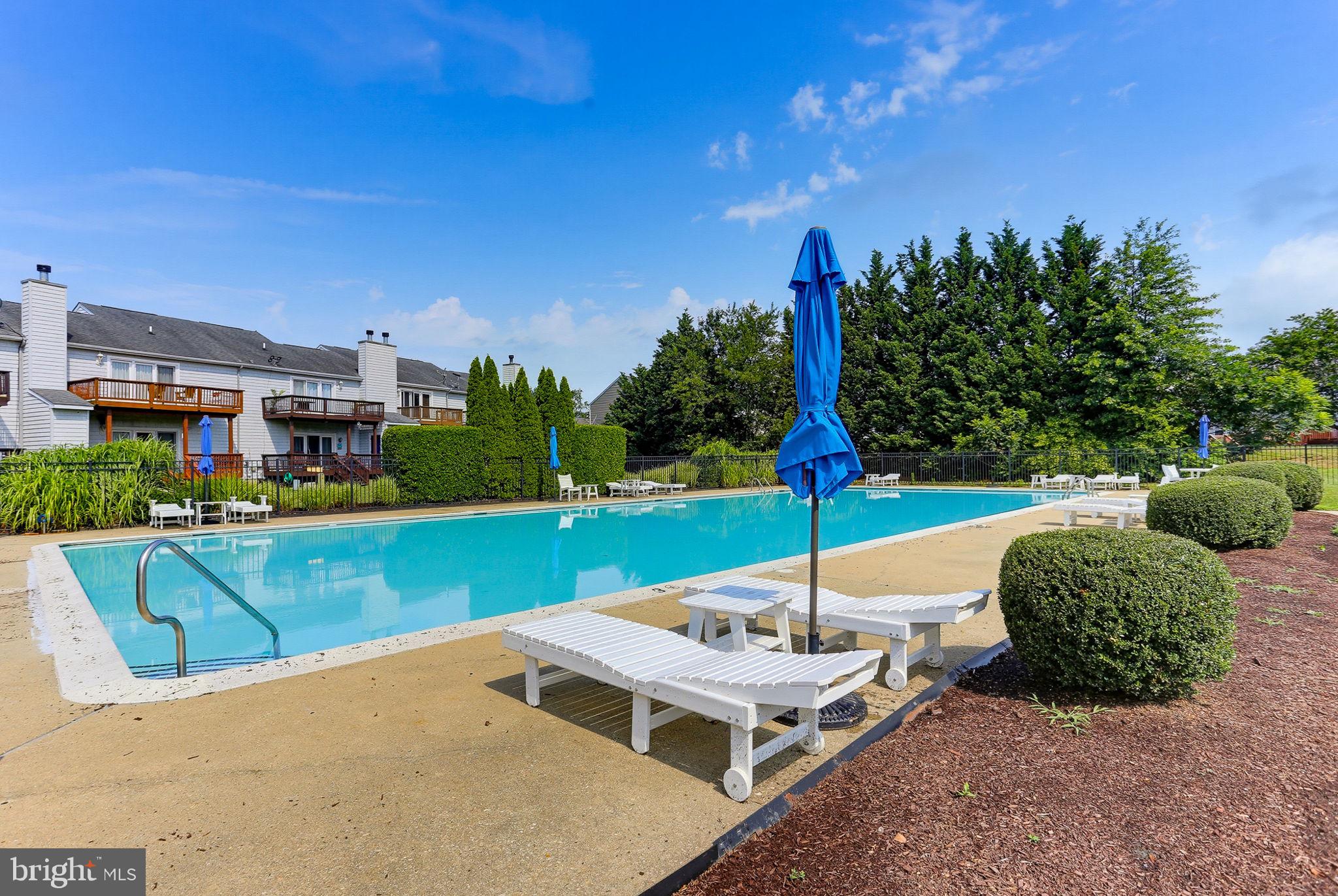 THOMPSON CREEK CONDOS - Residential