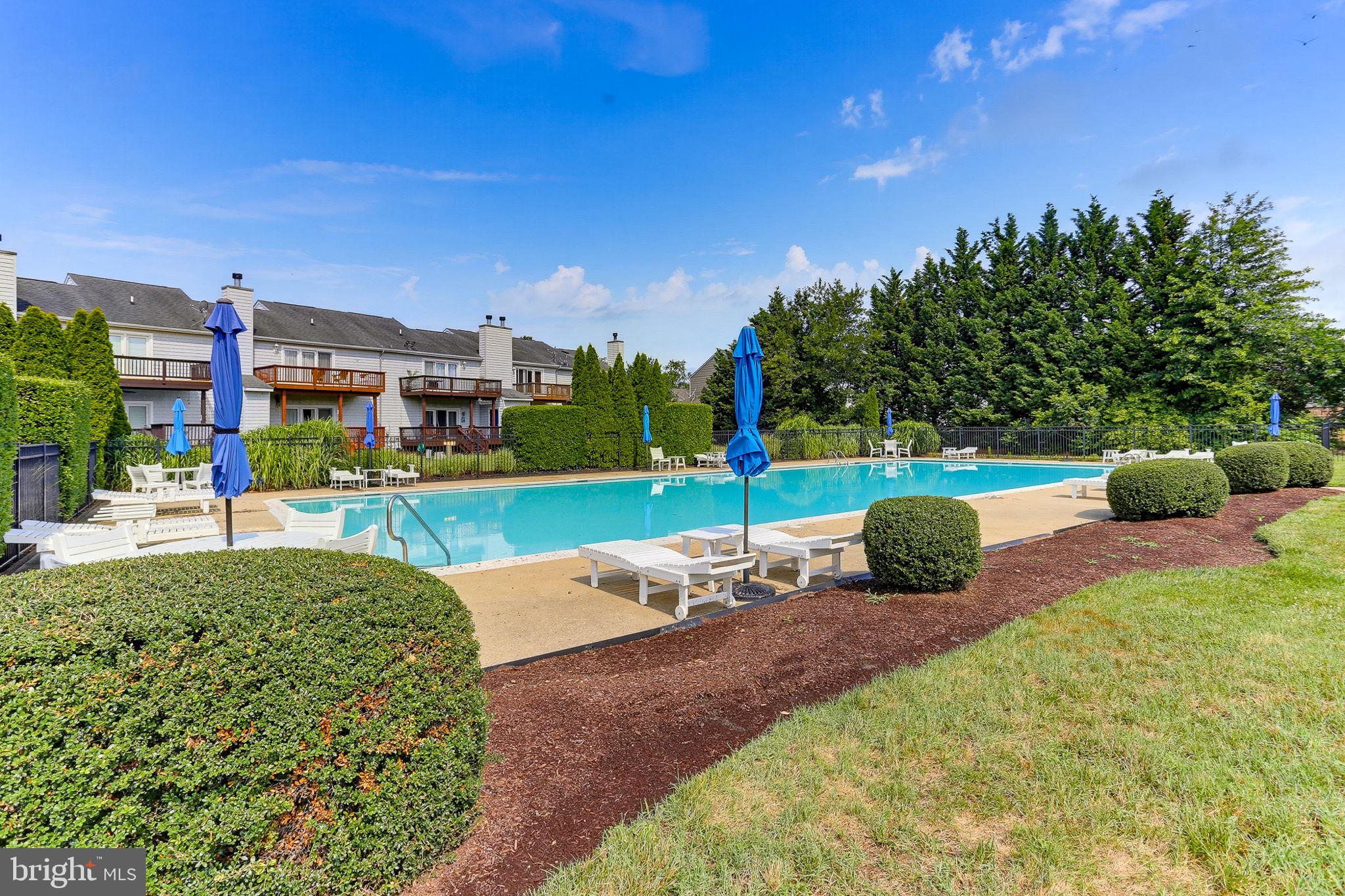 THOMPSON CREEK CONDOS - Residential