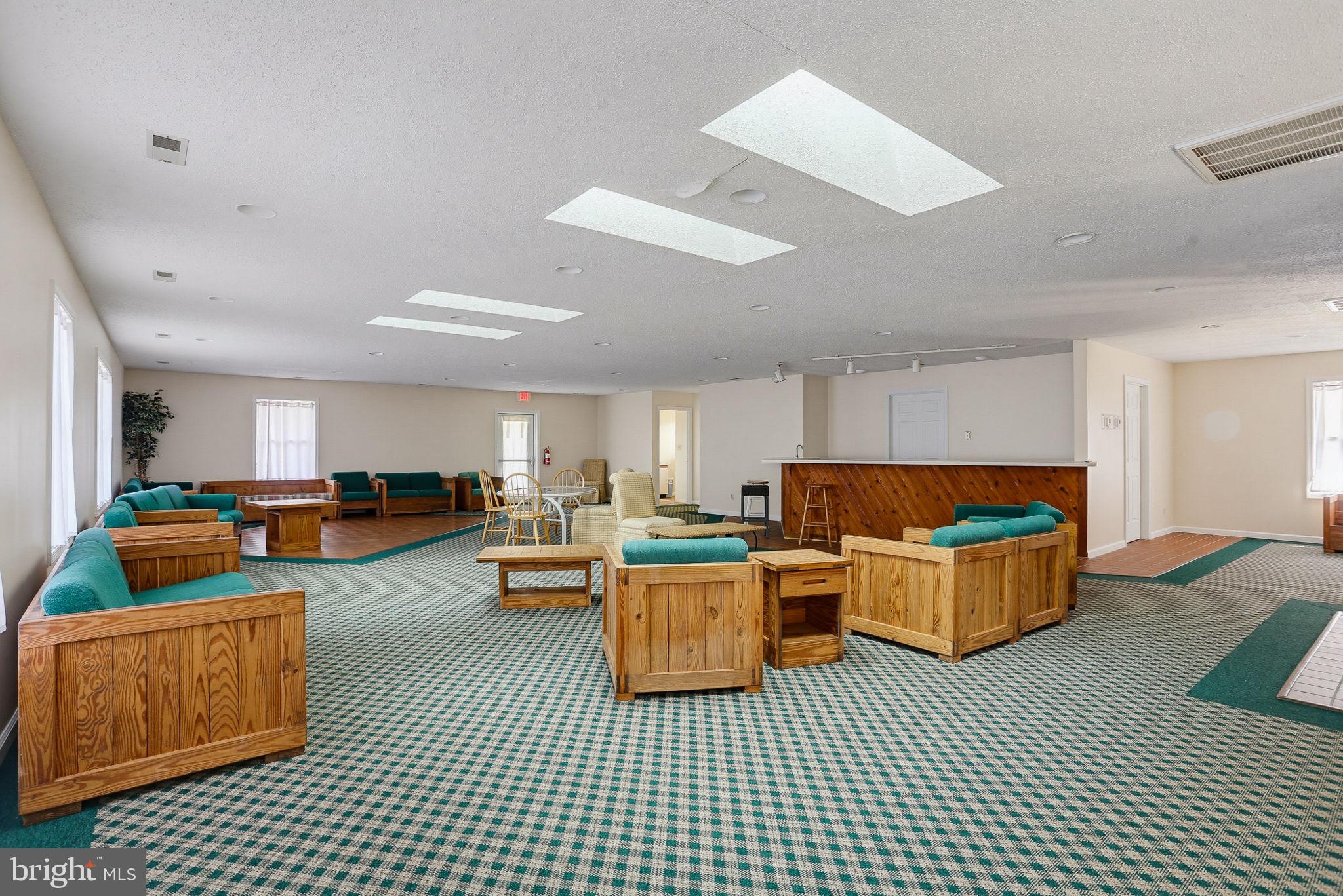 THOMPSON CREEK CONDOS - Residential
