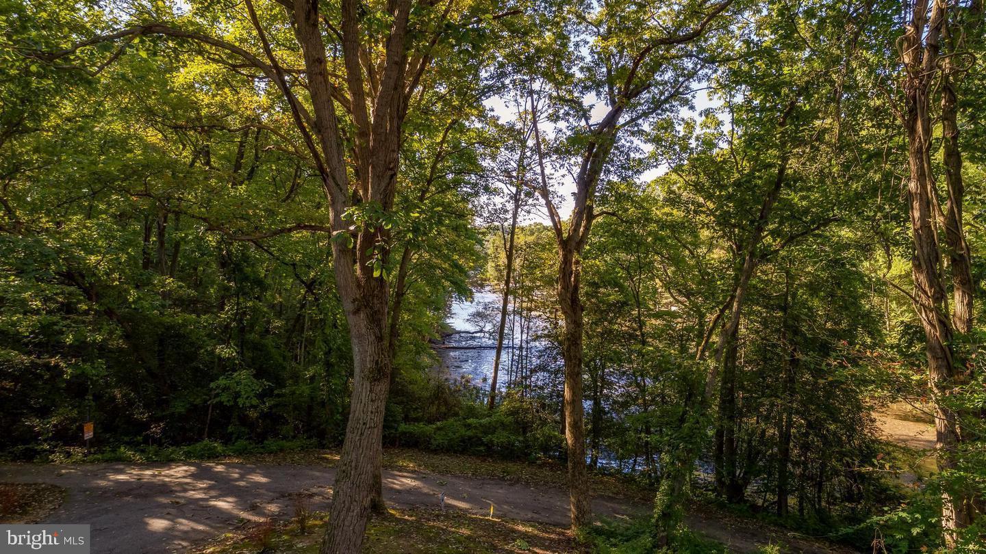 EATONS LANDING - Residential