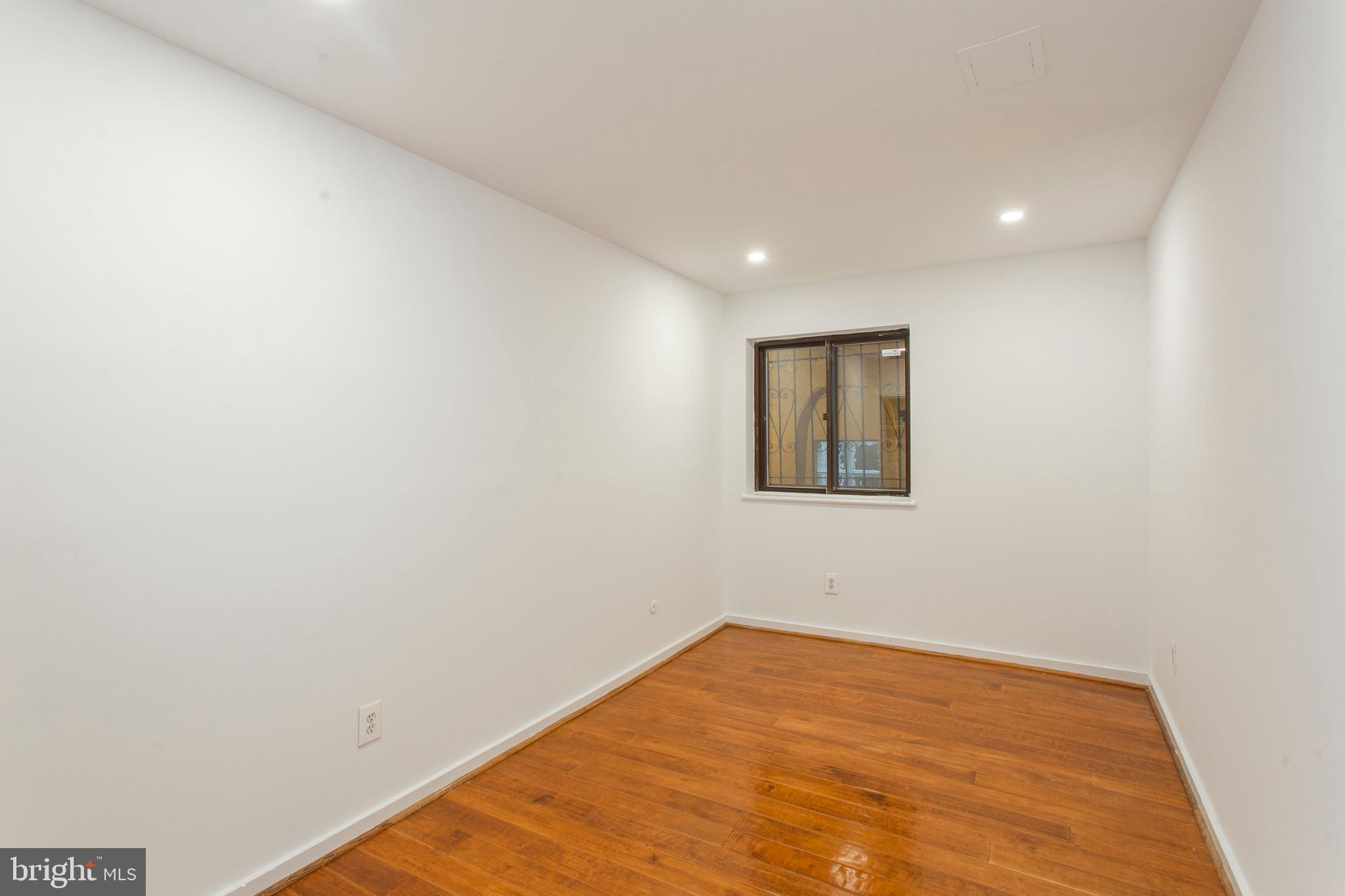 WASHINGTON SQ WEST - Residential
