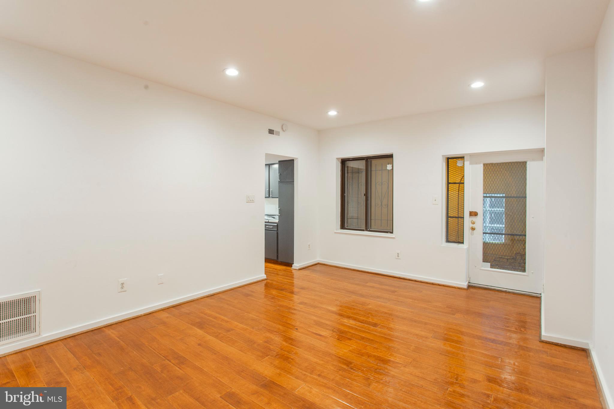 WASHINGTON SQ WEST - Residential