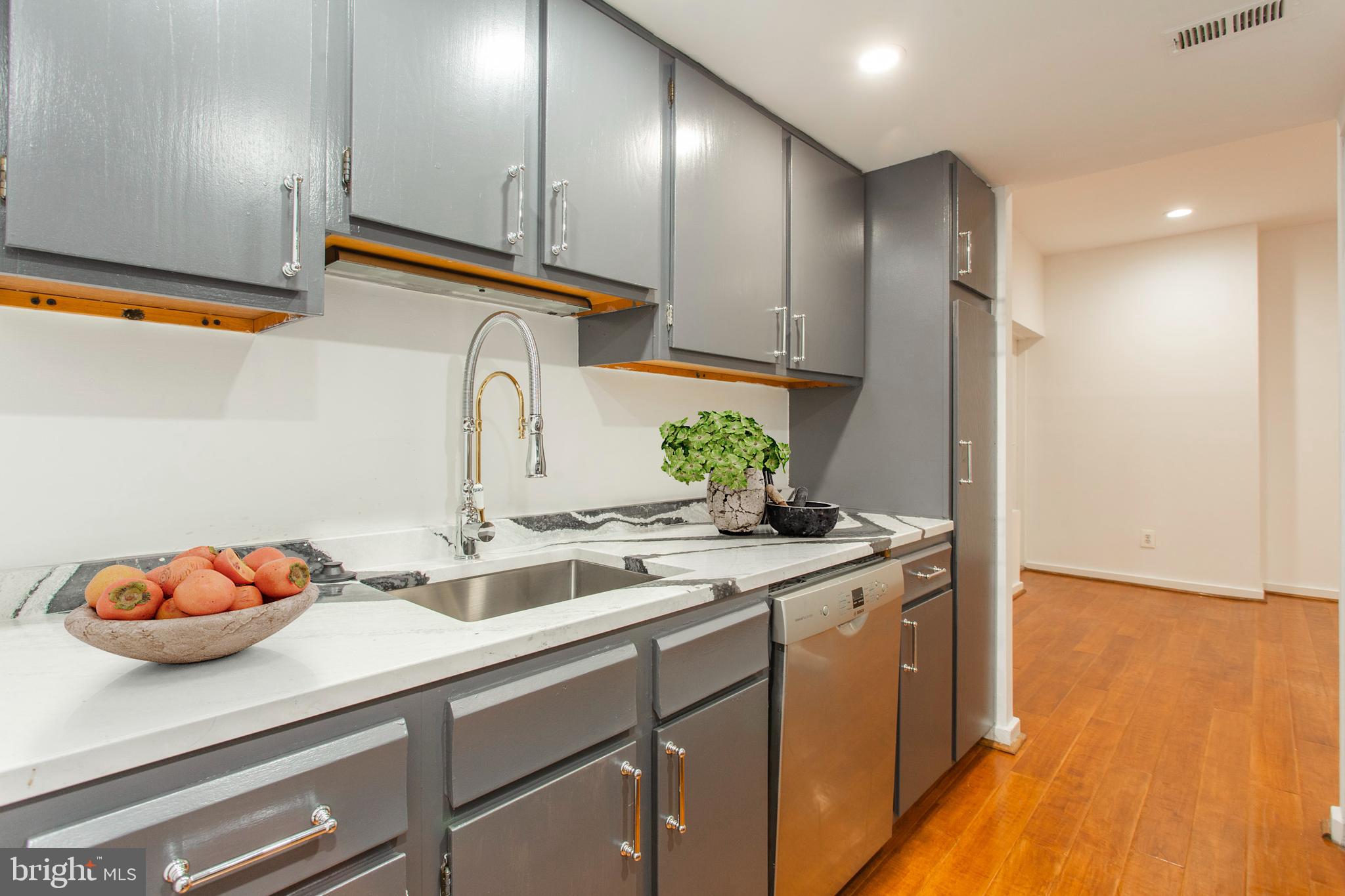 WASHINGTON SQ WEST - Residential