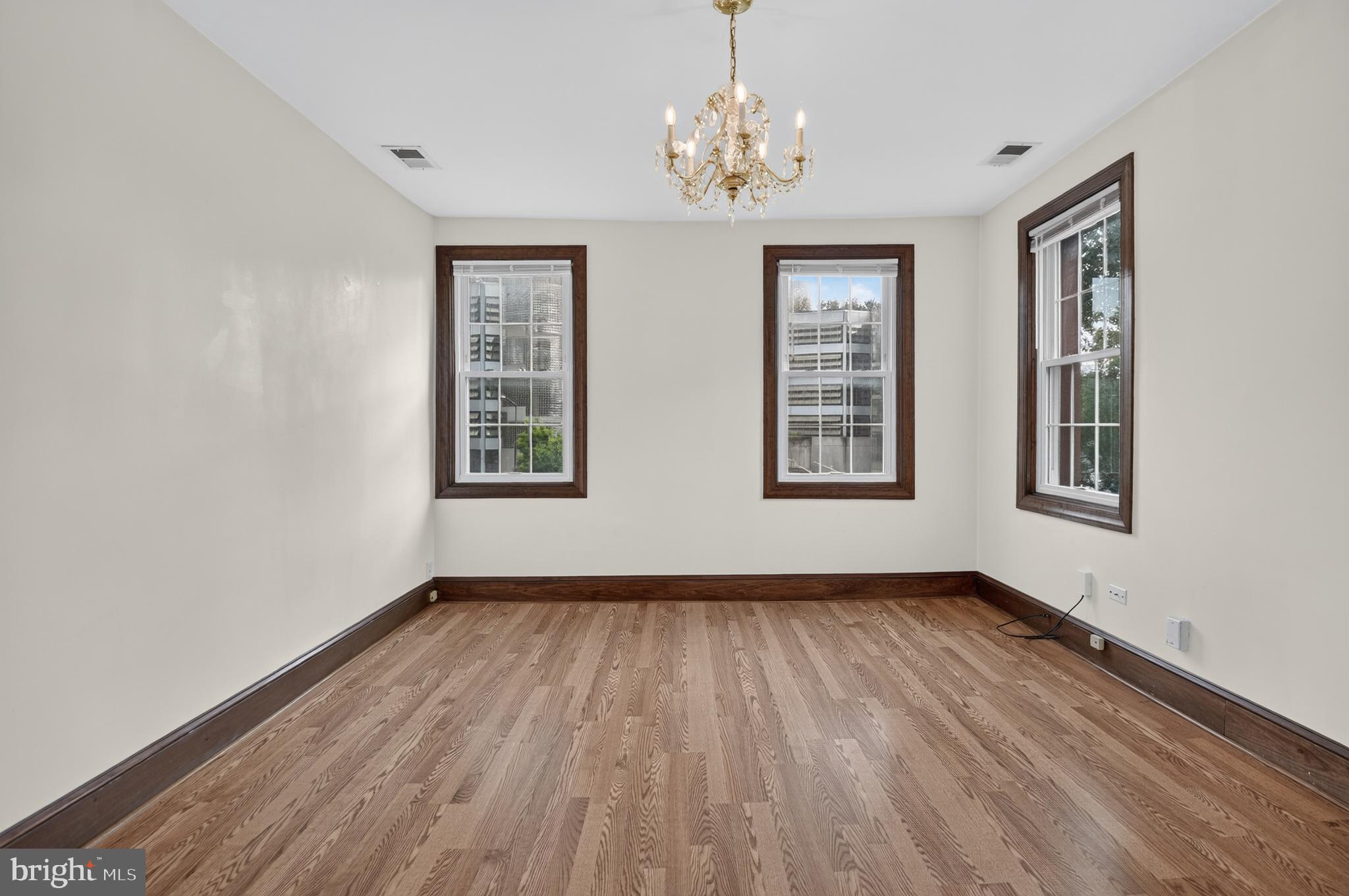 VAN NESS - Residential Income