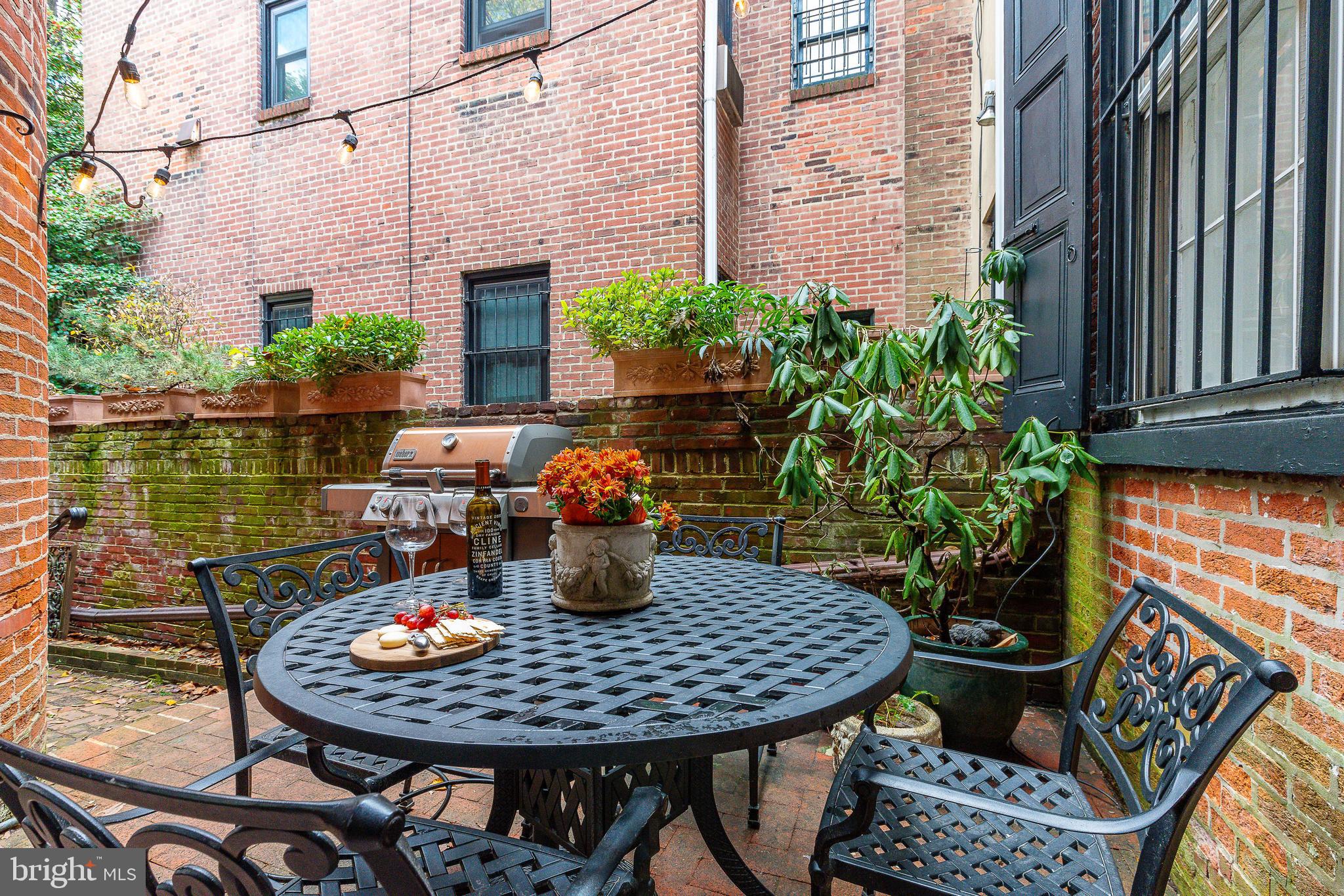 SOCIETY HILL - Residential
