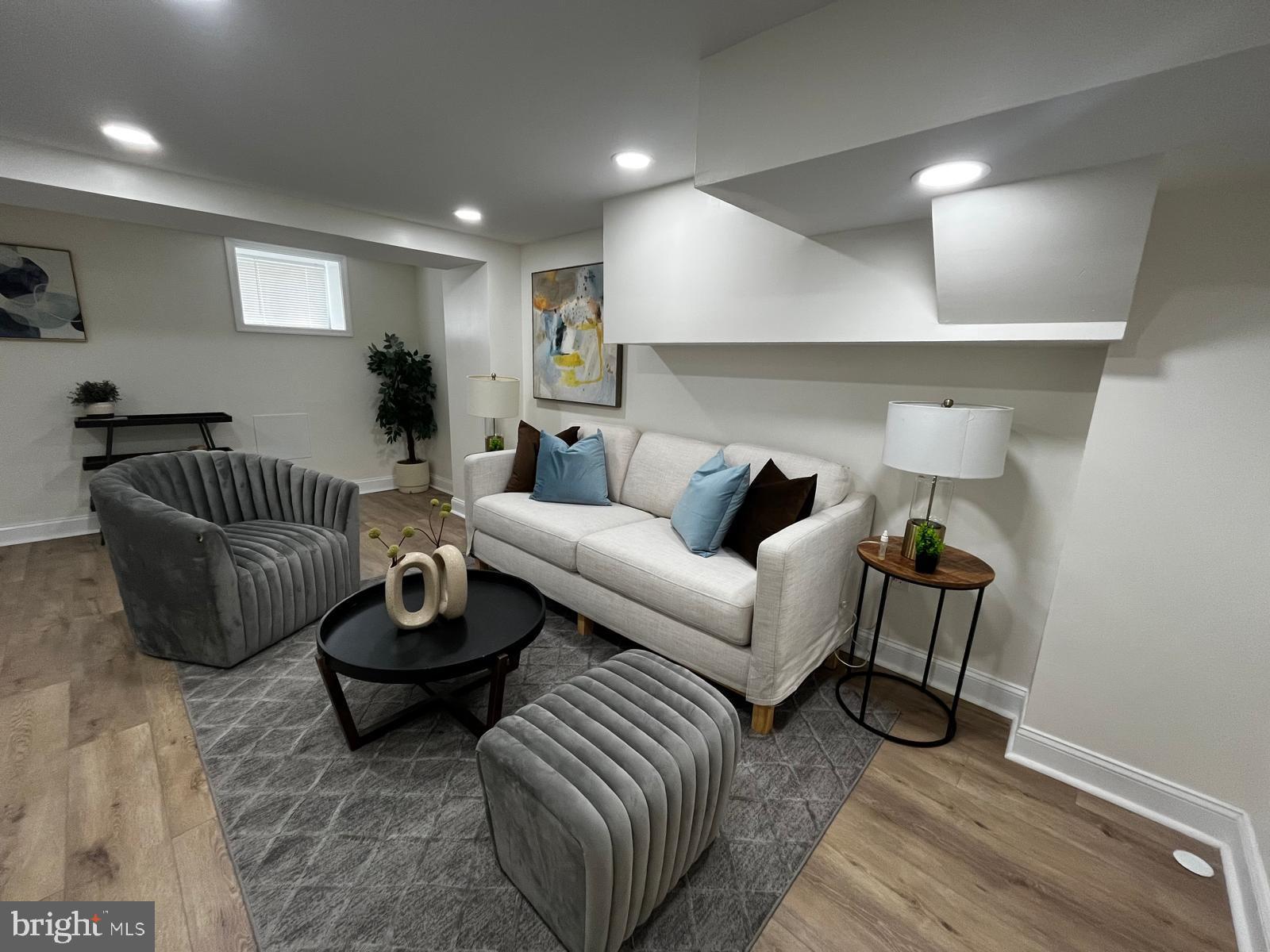 BIDDLE STREET - Residential