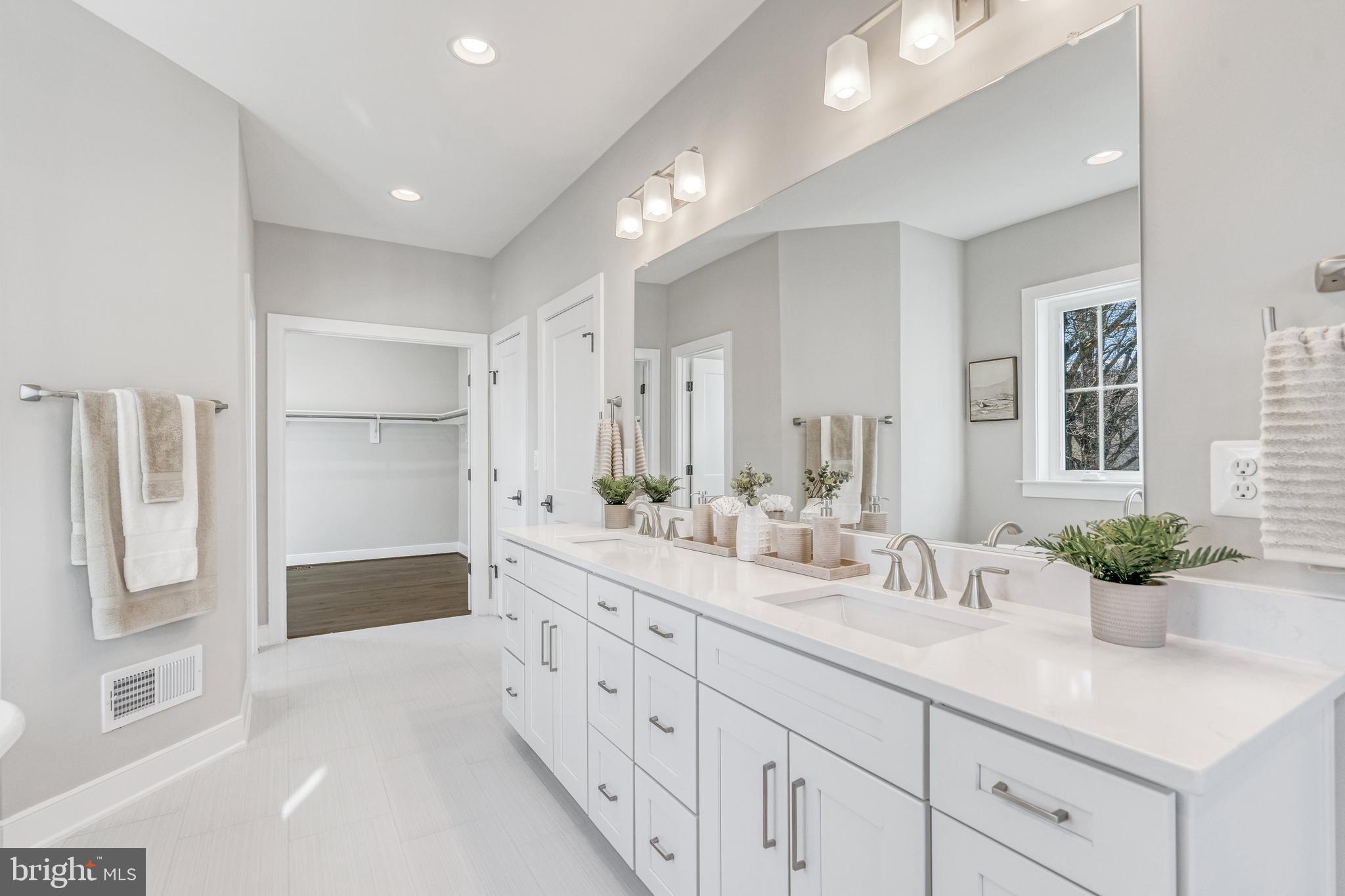 PIMMIT HILLS - Residential