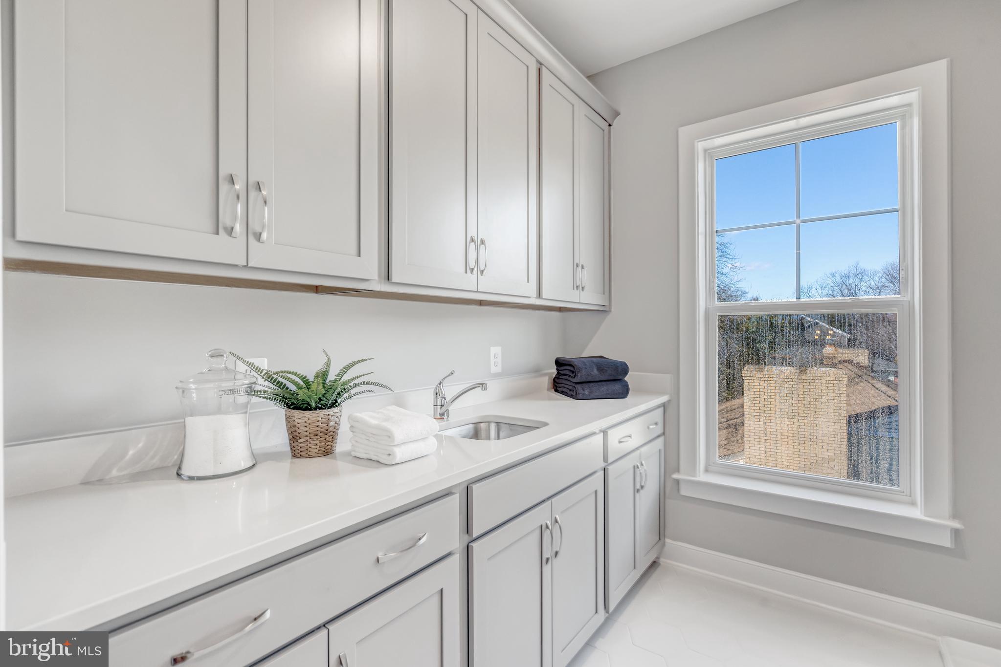 PIMMIT HILLS - Residential