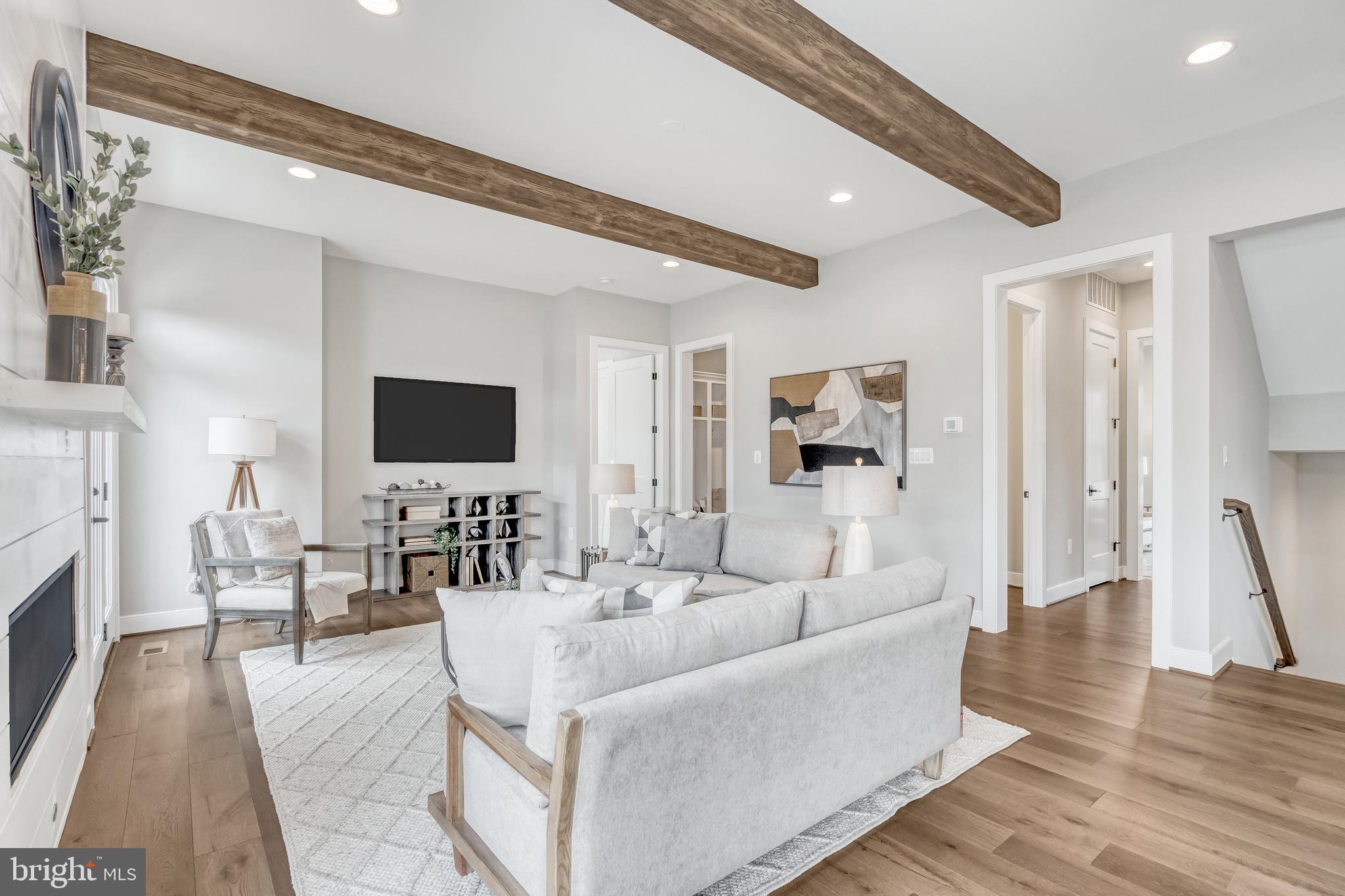 PIMMIT HILLS - Residential
