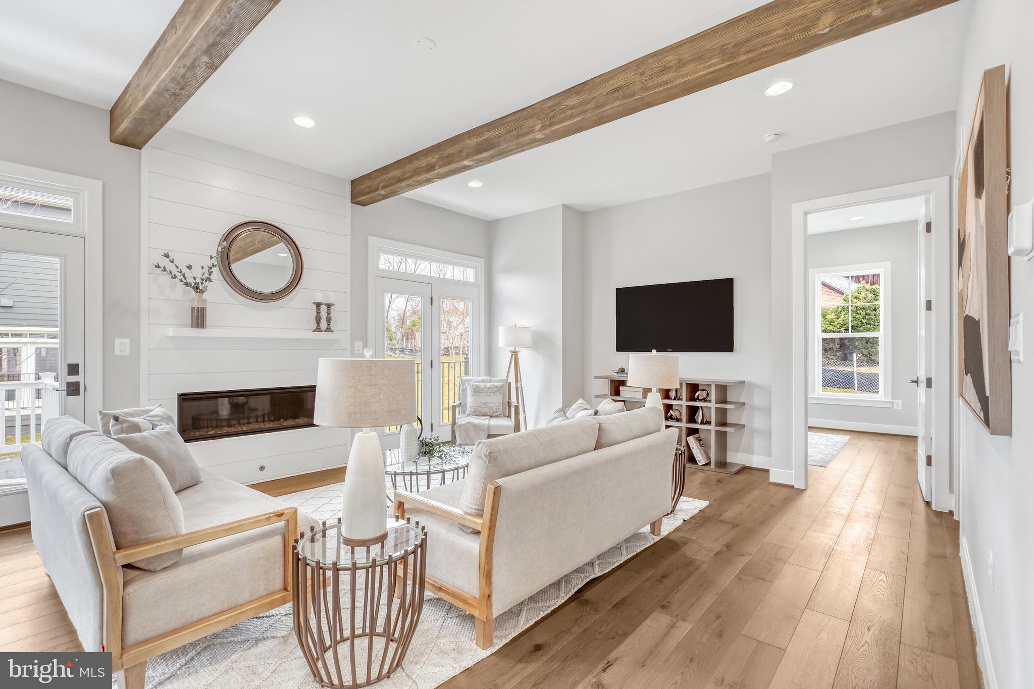 PIMMIT HILLS - Residential