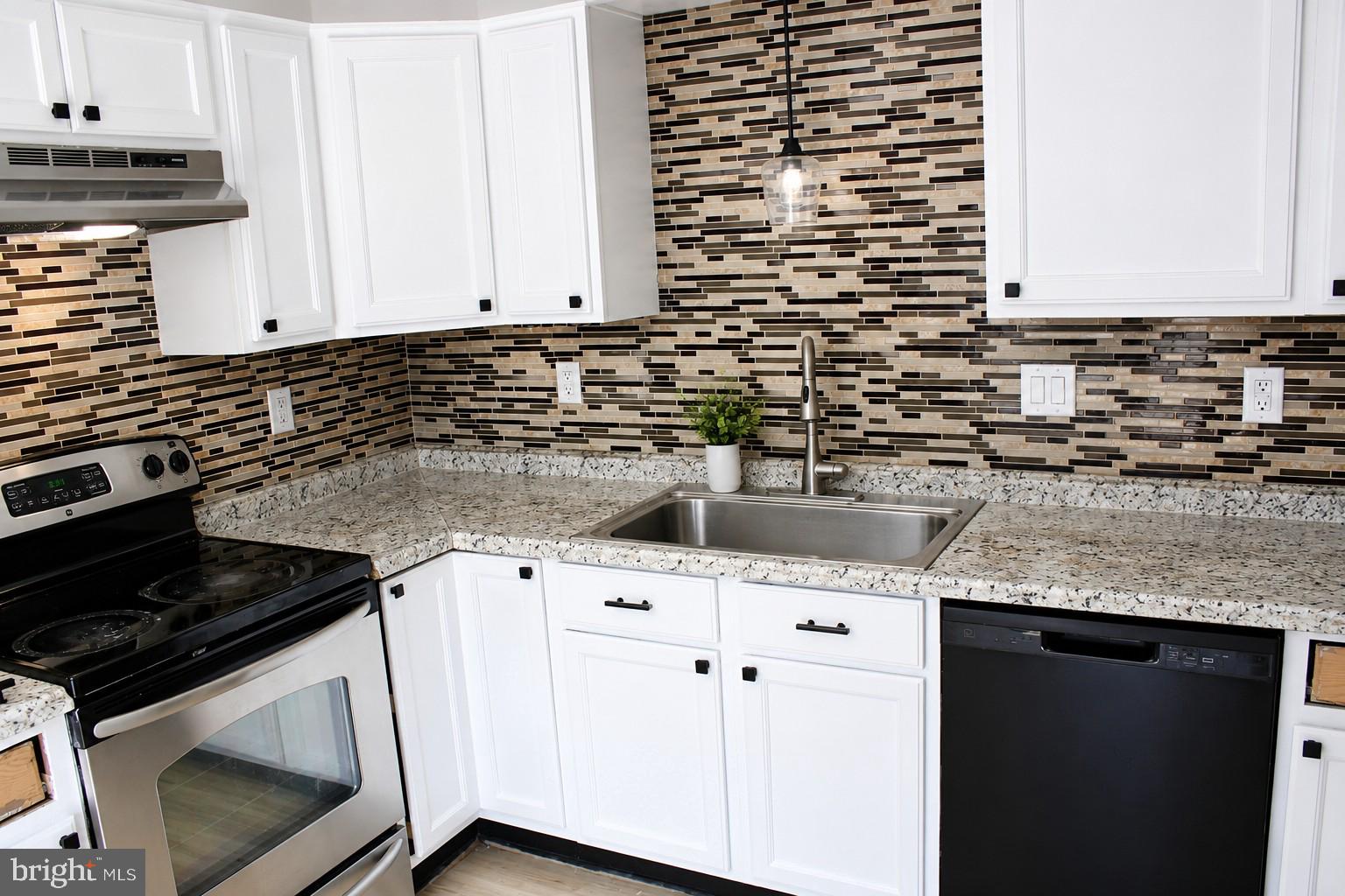 LAUREL HILLS NORTH - Residential