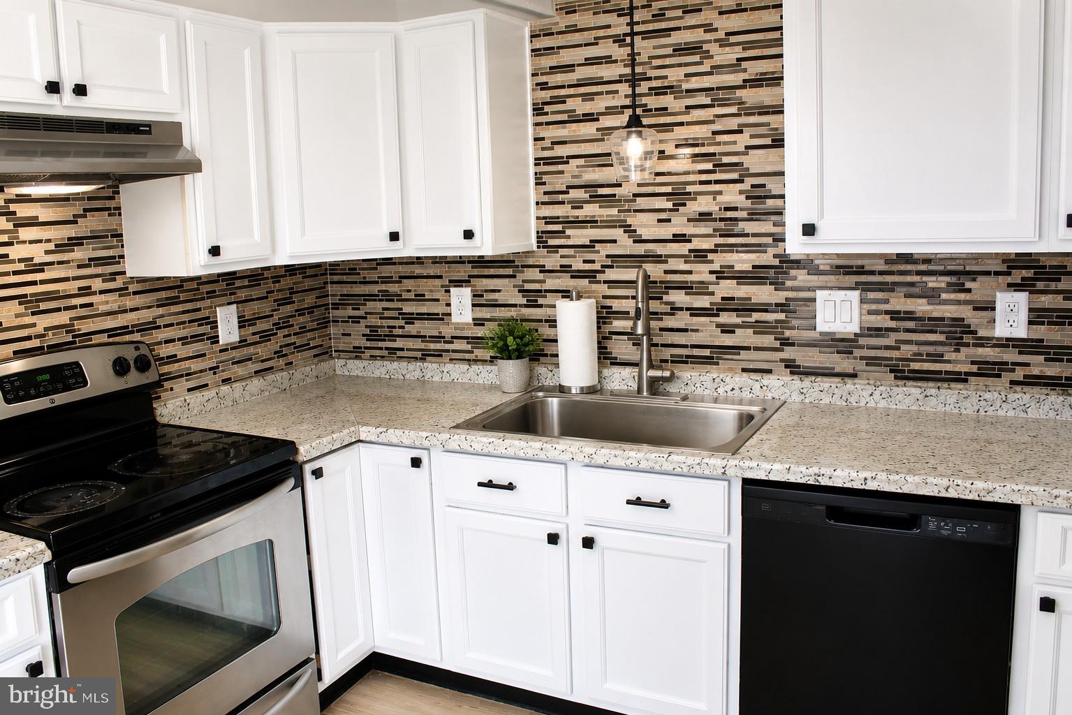 LAUREL HILLS NORTH - Residential