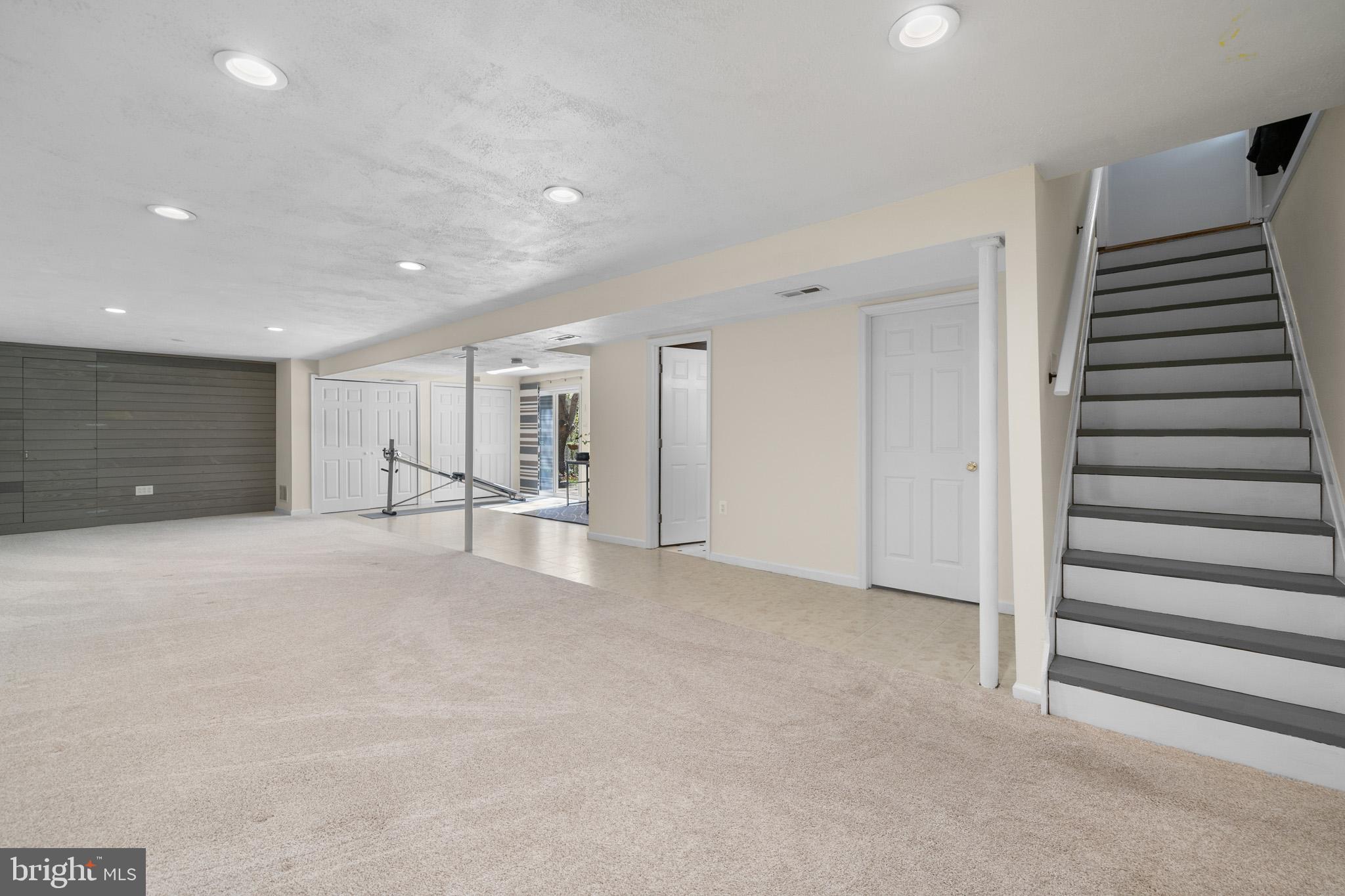 LAUREL RIDGE - Residential