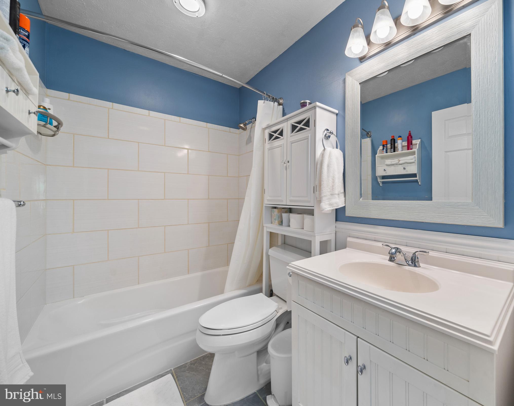 LAUREL RIDGE - Residential