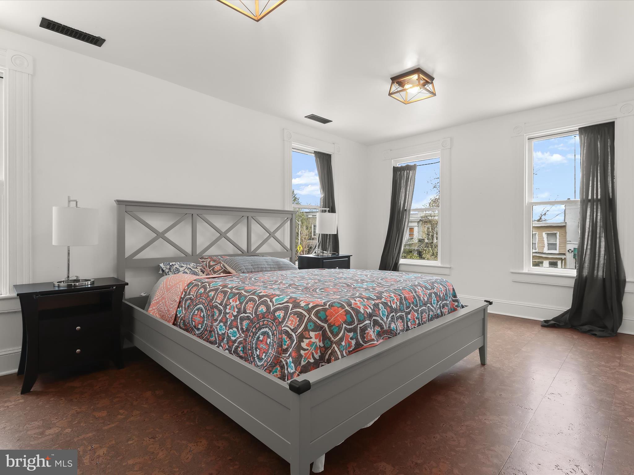 ROLAND PARK - Residential