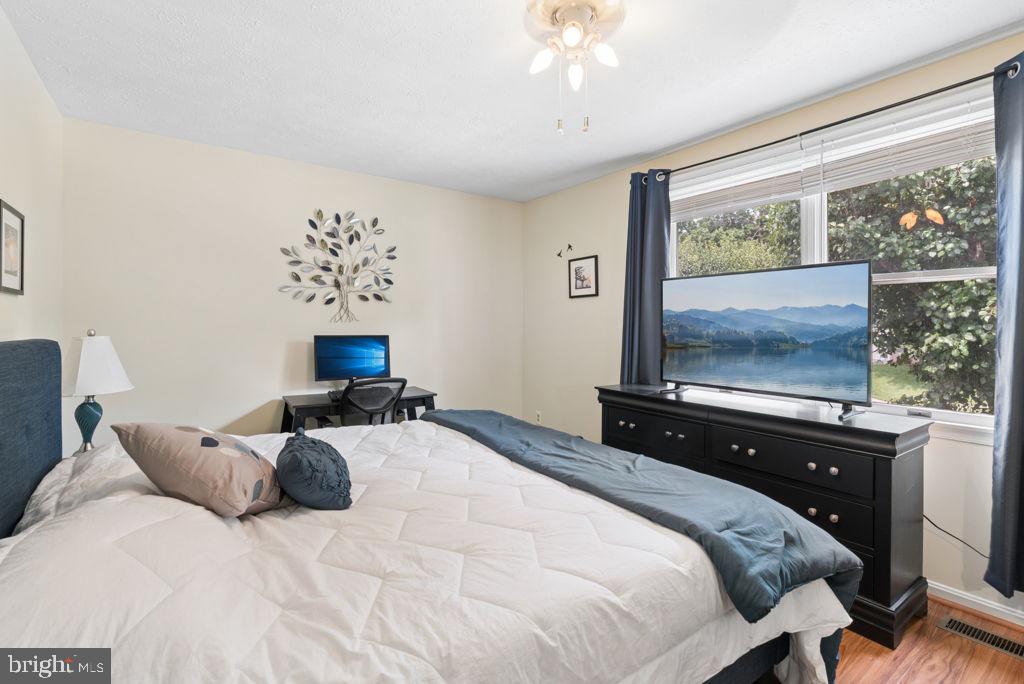 RIVERSIDE - Residential