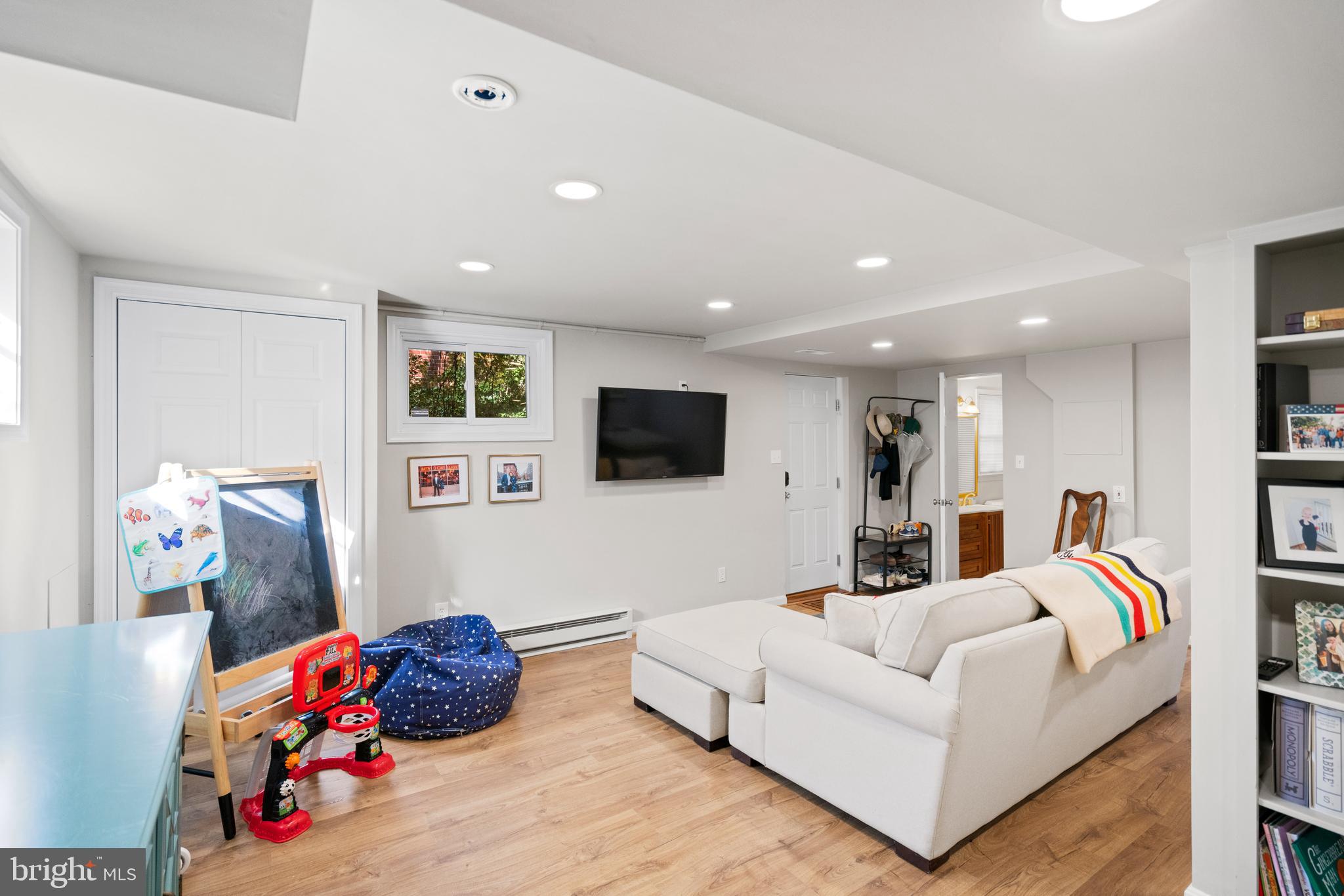 YORKTOWN VILLAGE - Residential