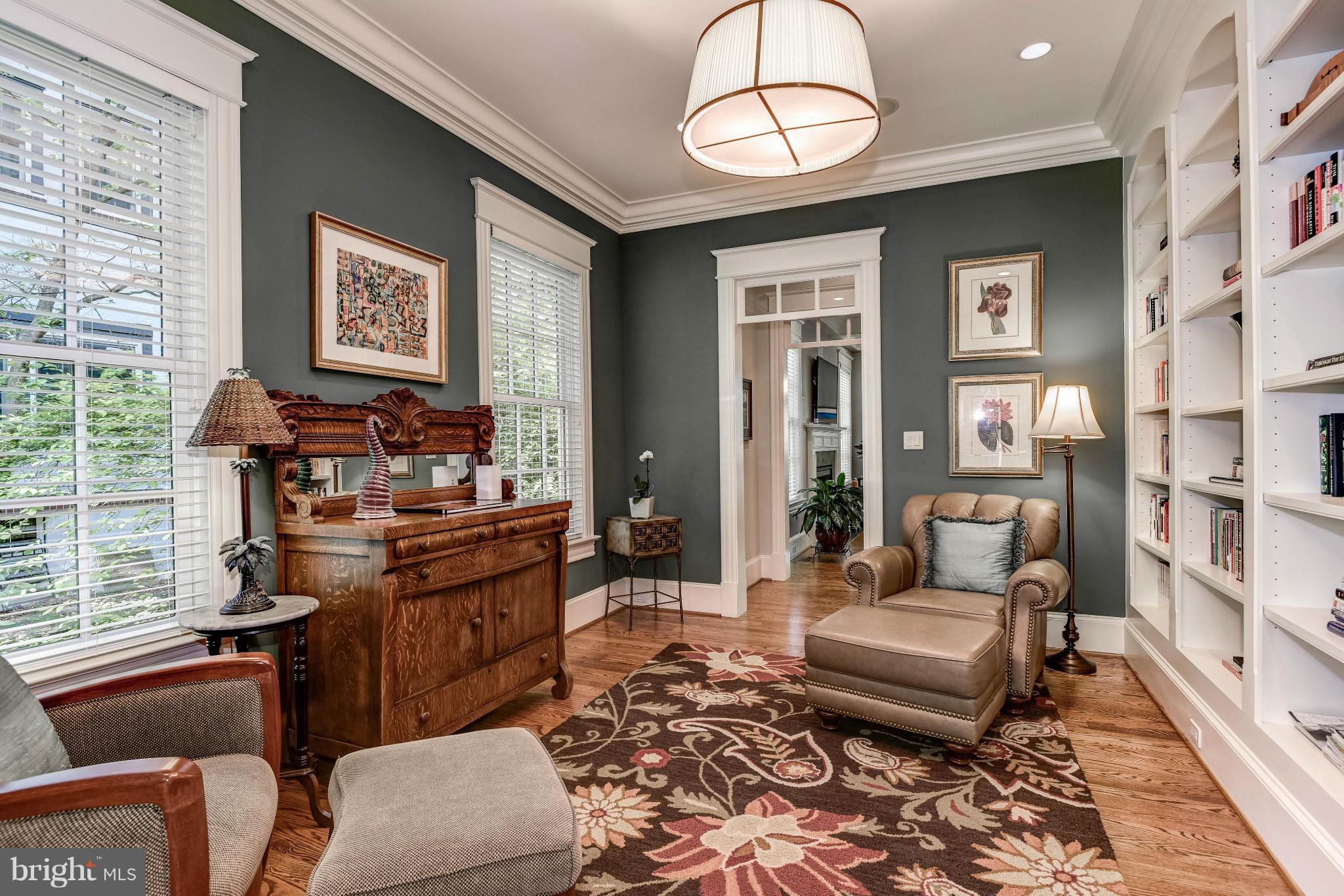LEE HEIGHTS - Residential