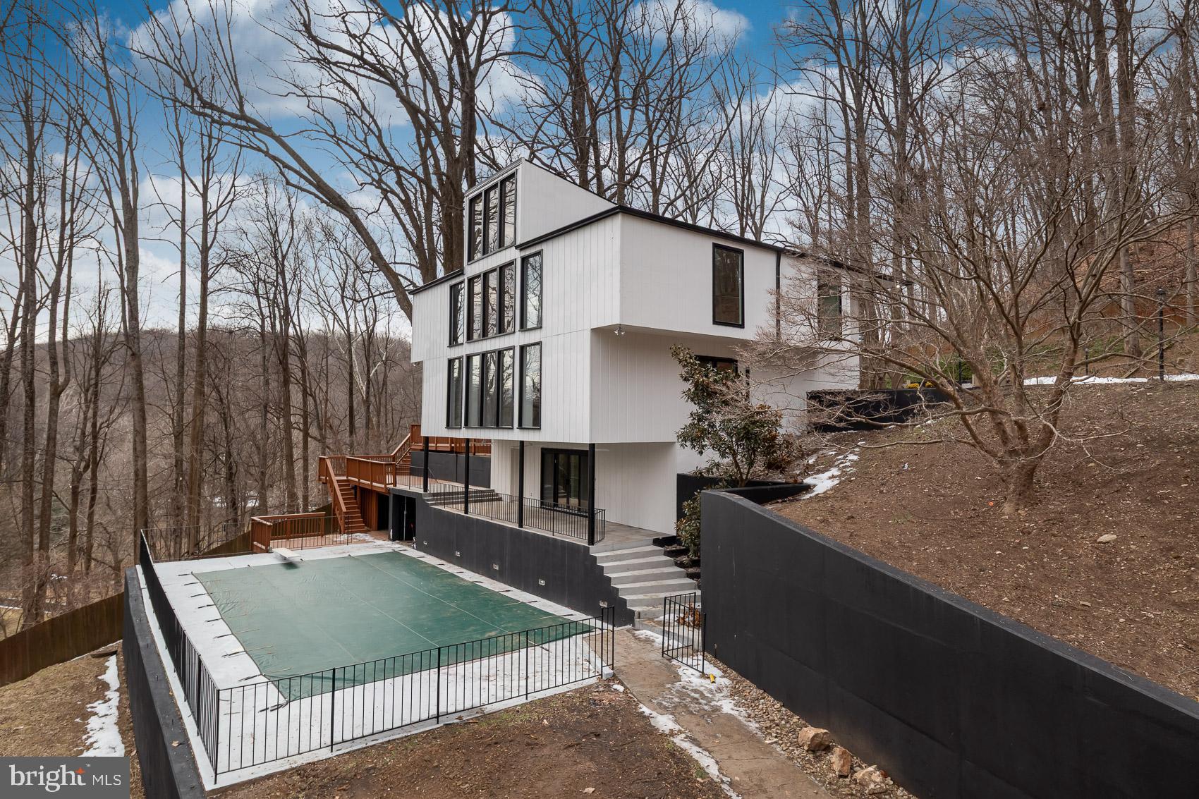 IVY HILL - Residential