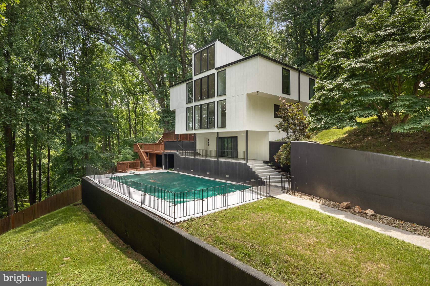 IVY HILL - Residential