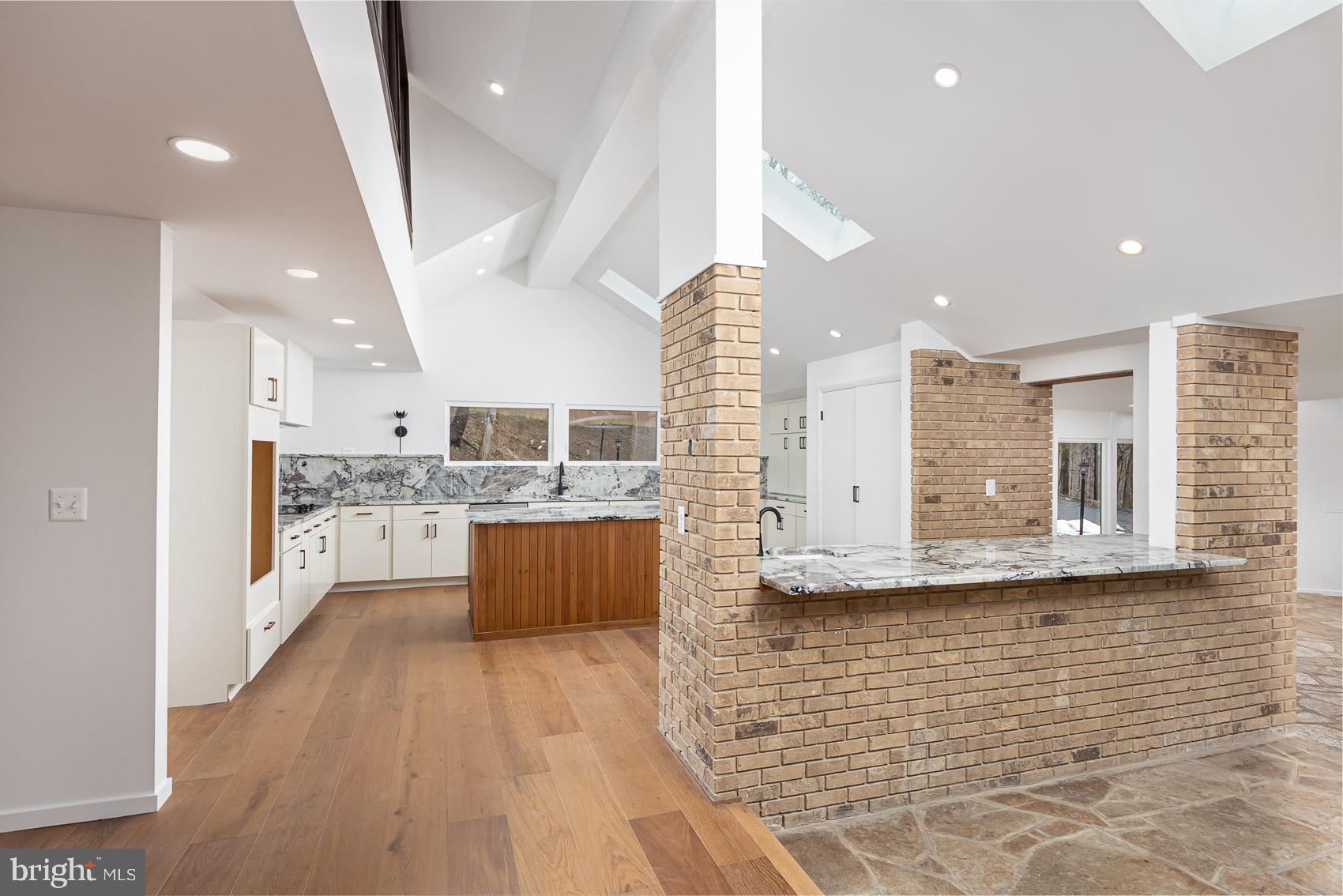 IVY HILL - Residential