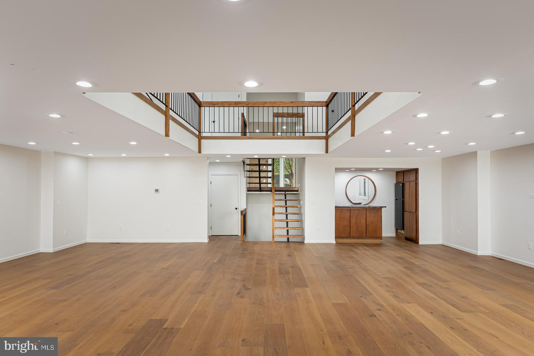 IVY HILL - Residential