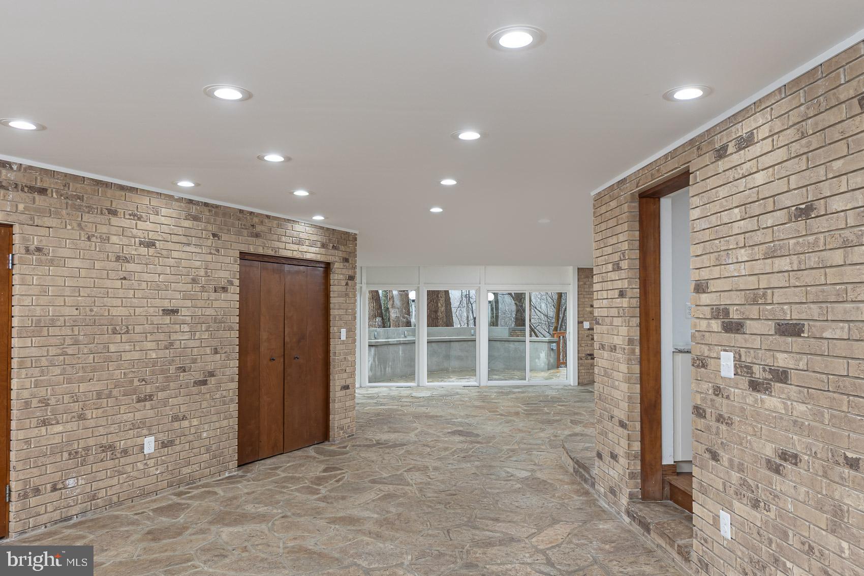 IVY HILL - Residential